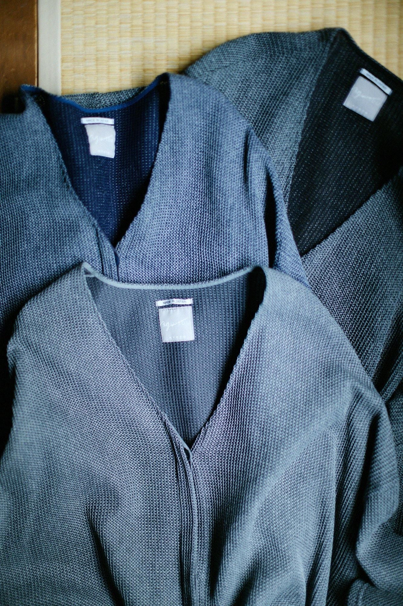 Raschel Knit V-neck Light Tunic Coat / Dark Grey