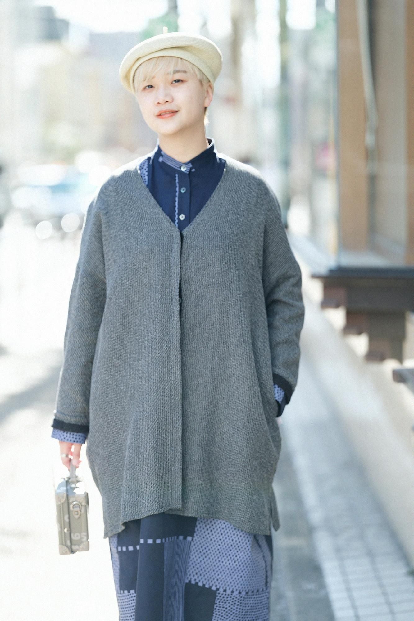 拉舍爾經編V領 輕型外套/深灰色