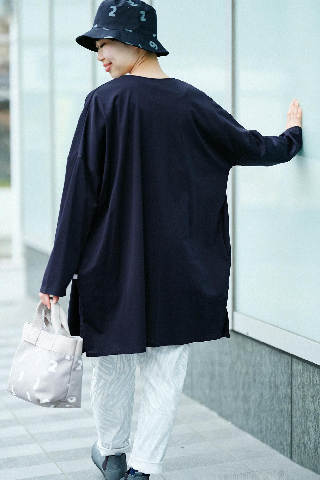 棉三醋酸纖維V領淺色長版上衣外套/黑藍色