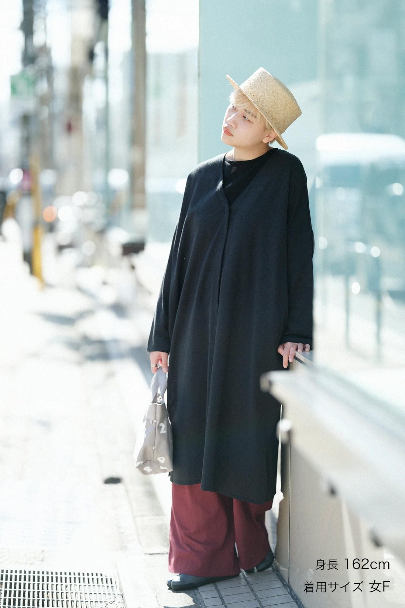 綿麻混 リランチェ(R) Vネック ライトコート／濡羽色（ぬればいろ）