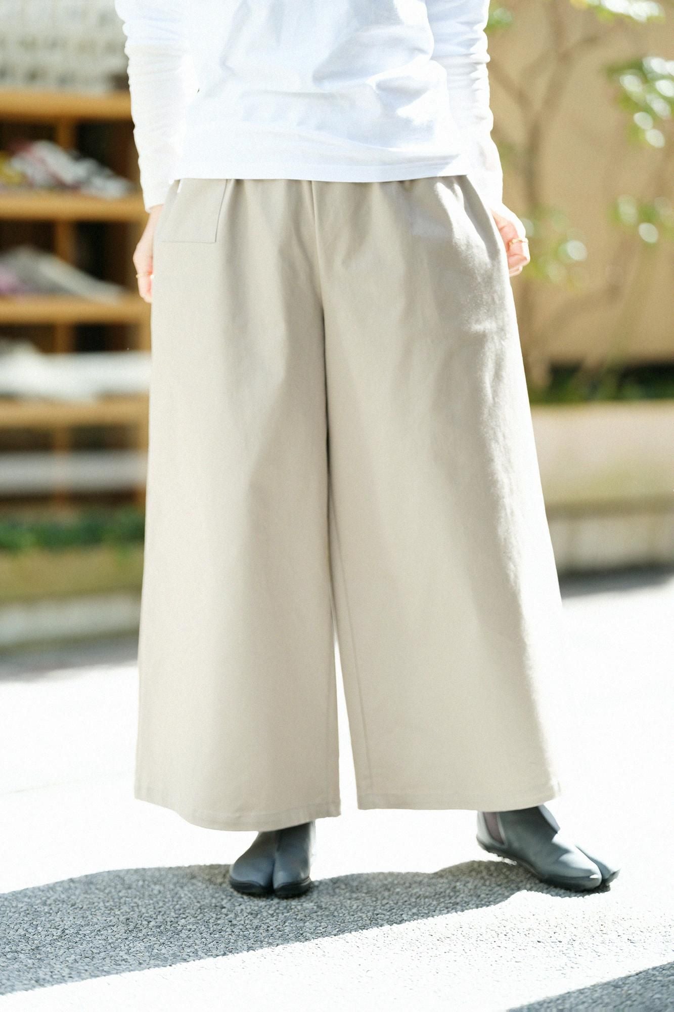 Shin Twill Weave Wide-legged Pants / Light Grey