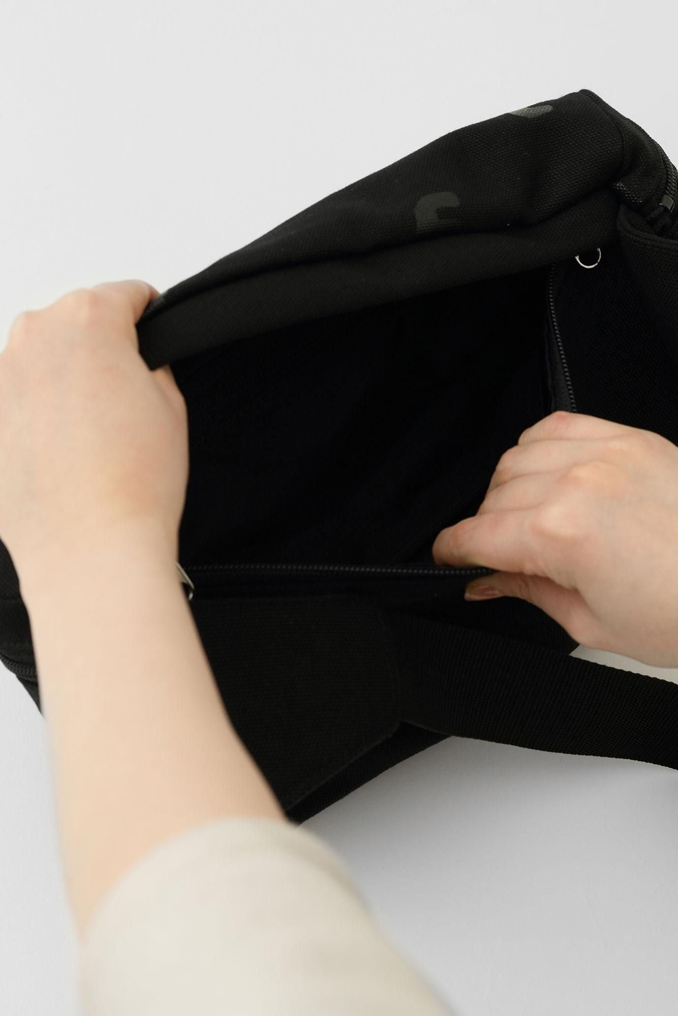 BOX ボディバッグ 2.6／SO-SU-U 濡羽色（ぬればいろ）×濡羽色（ぬればいろ）