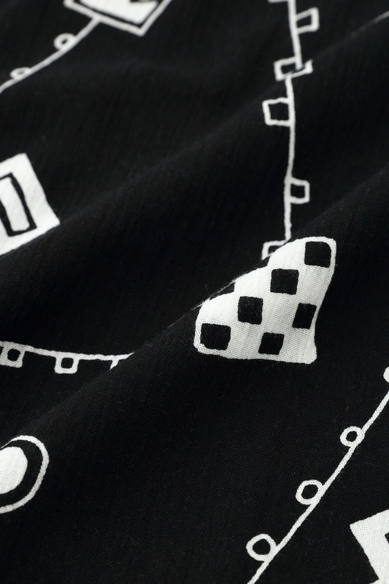 Chizimi Cotton 20/20 Square Top / Scroll Play