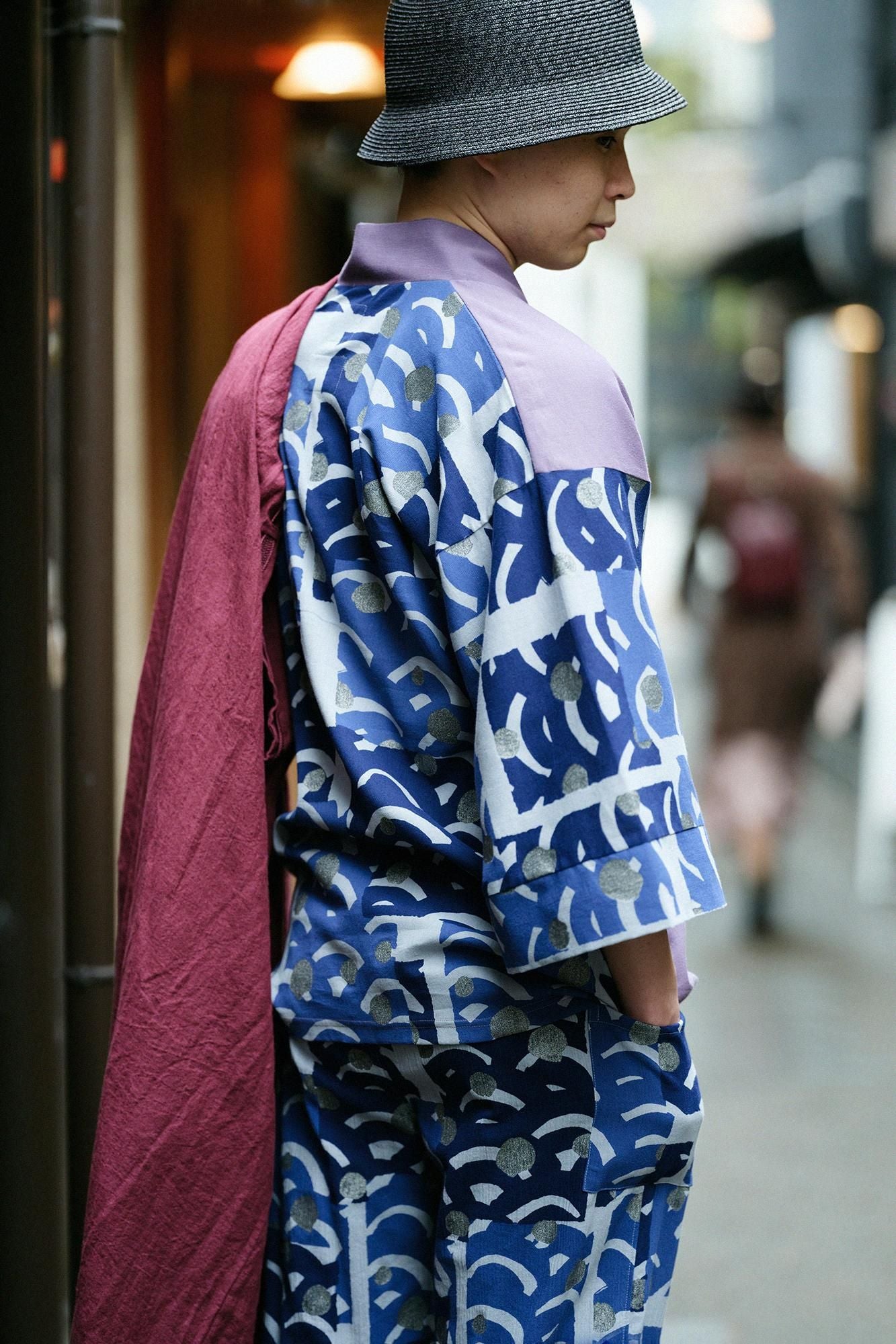 高島縮 40/40 半衿風靡（はんえりふうび） 片身替わり（かたみがわり）／牡丹鼠（ぼたんねず）×青海波（せいがいは）