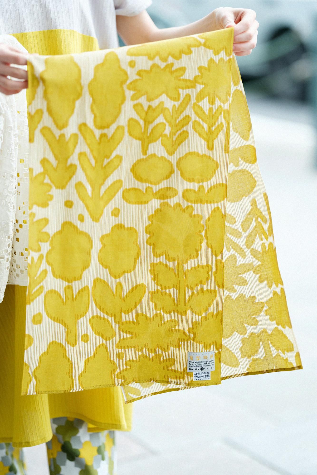 Isemomen Cotton Short Scarf / Shadow of Flowers