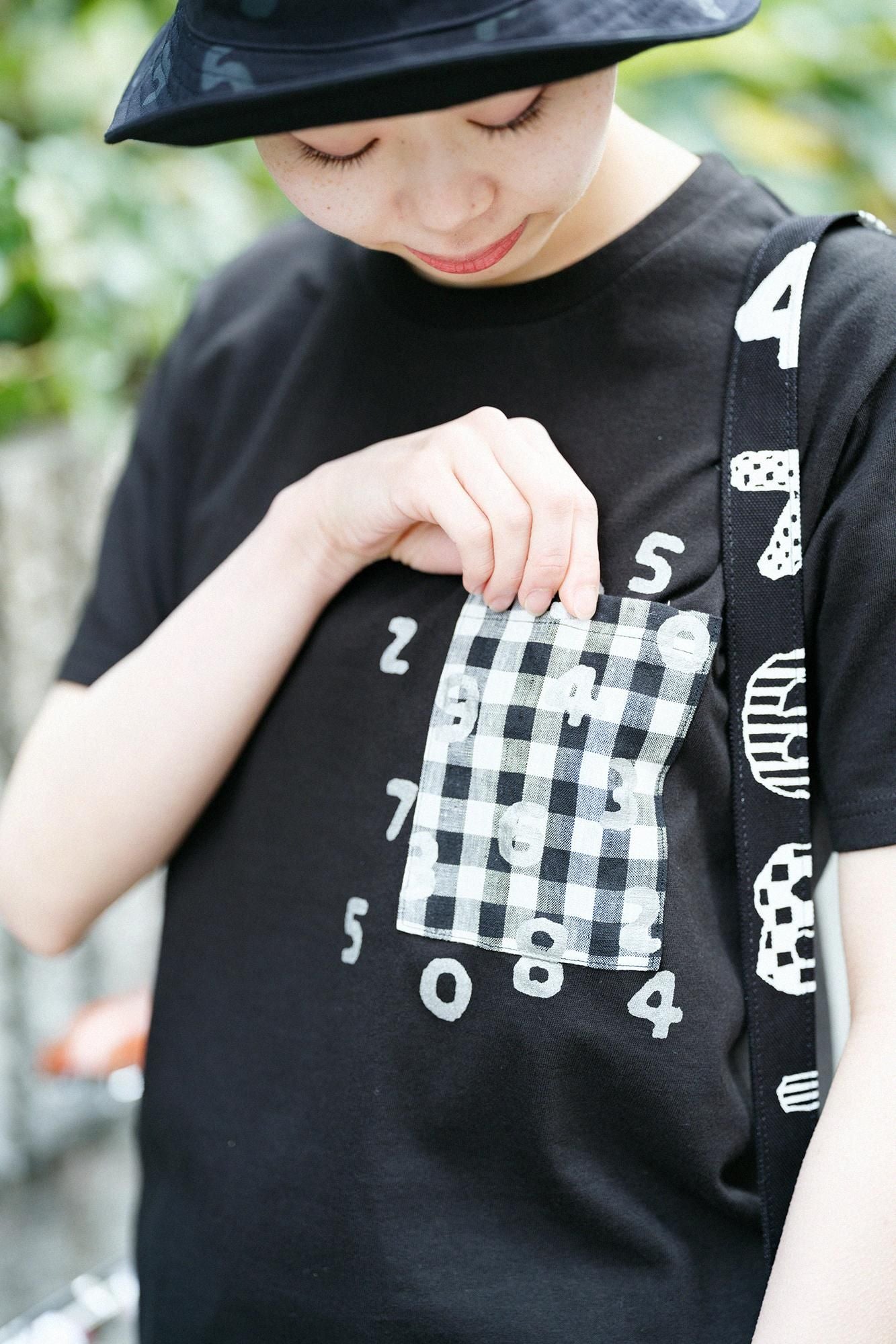 【期間限定10%OFF】短袖口袋T-shirt【5.0】／黑色× SO-SU-U十數 昆（※預計於4月29日～5月2日左右發貨）