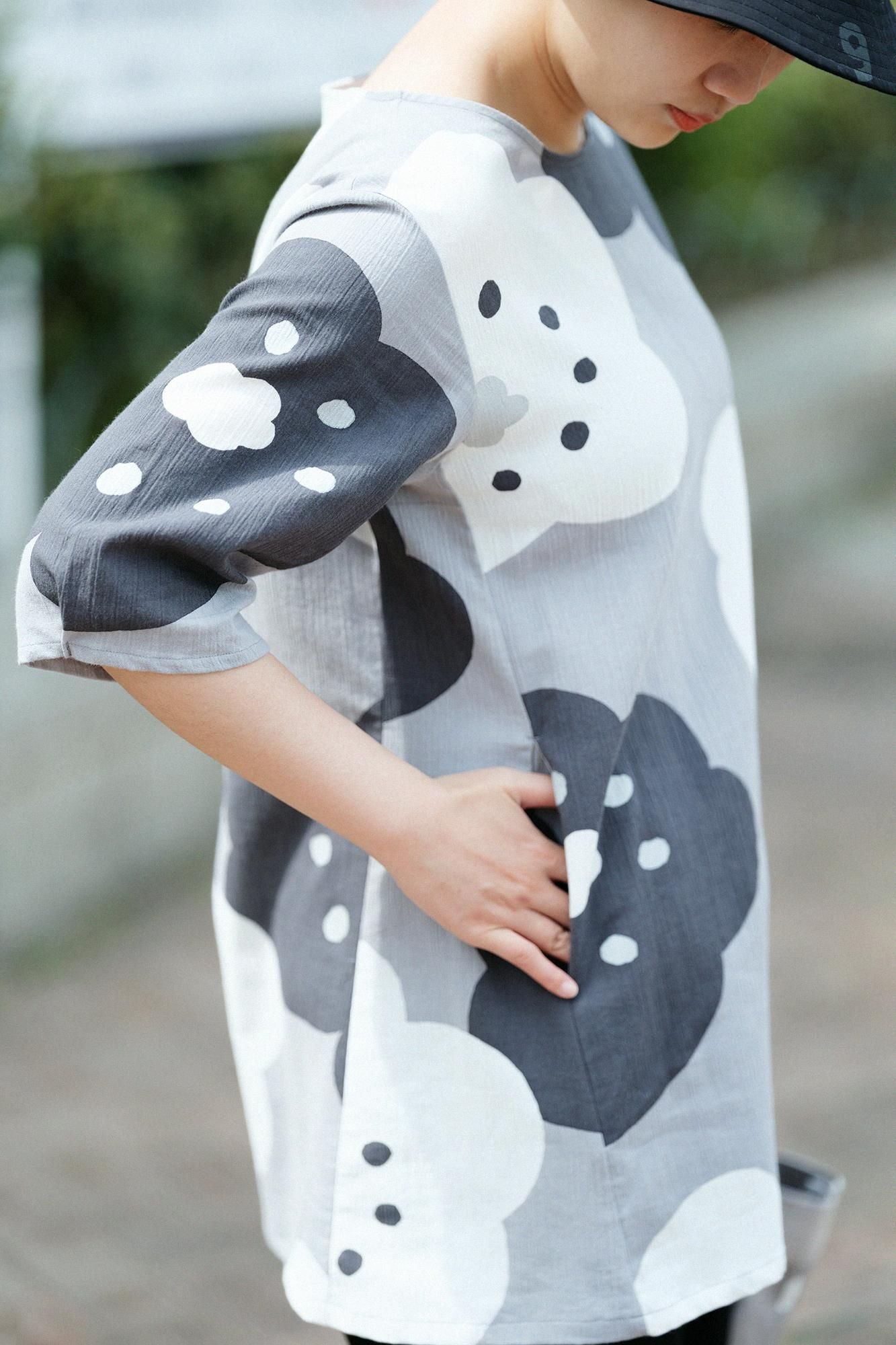 Chizimi Cotton 20/20 Elbow Length Sleeve Tunic / Smile