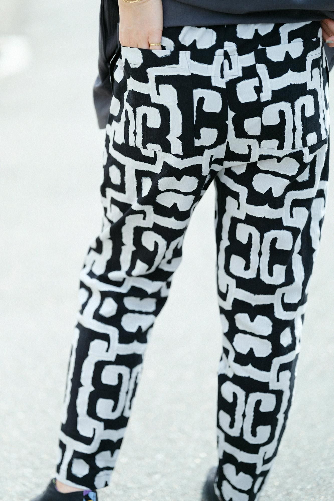 Chizimi Cotton 20/20 Easy Tapered Pants／Primitive Sculpture