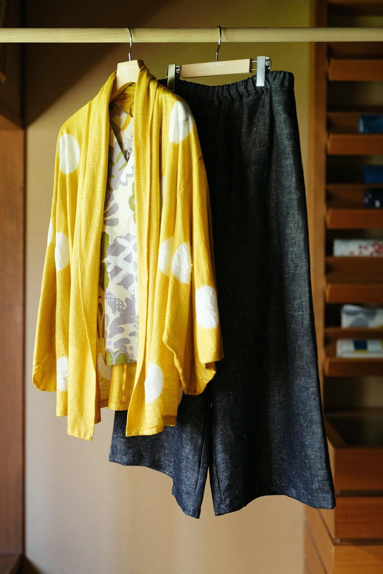 타바타시보리 마 코소데사야(정직한 saya)/물방울 황금색 (공작새）×흰색