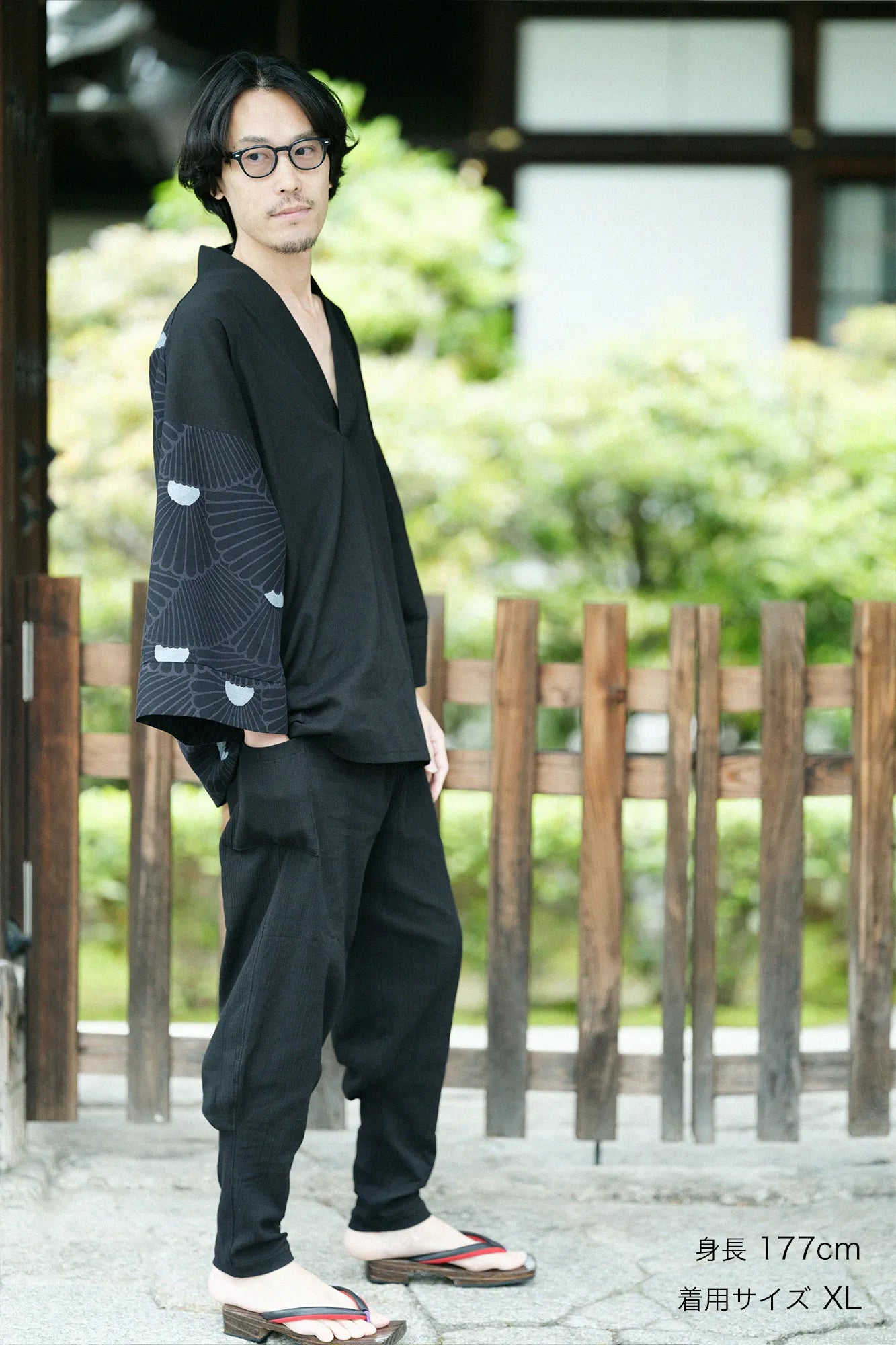 【net限定】高島縮 40/40 風靡（ふうび） 上 片身替わり（かたみがわり）／濡羽色（ぬればいろ）×菊扇（きくおうぎ）