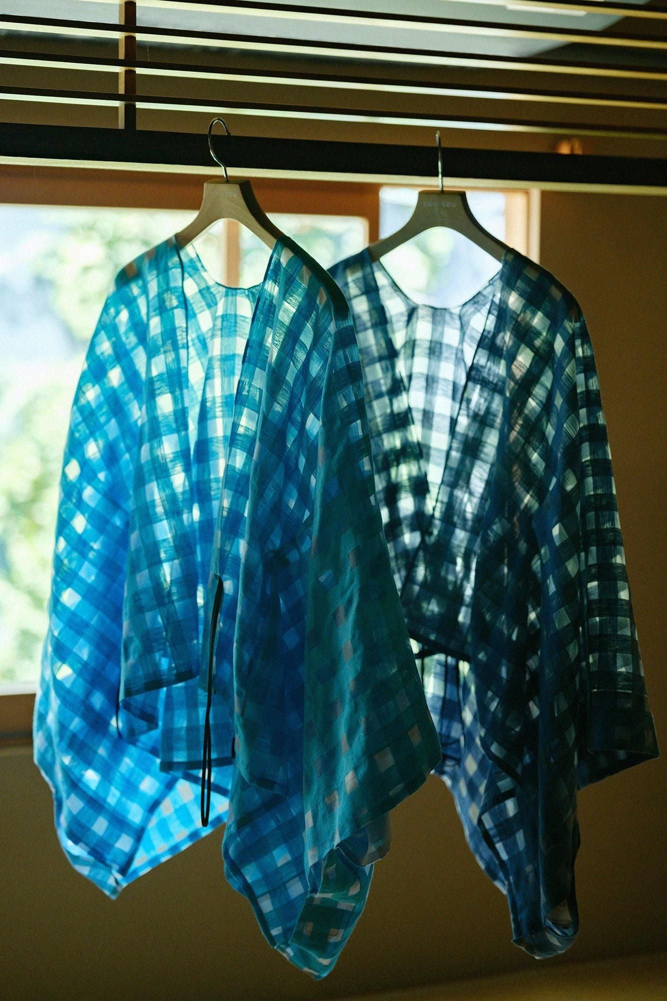 麻 透かし格子織（こうしおり） きさらぎ 短丈（みじかたけ）／新橋色（しんばしいろ）