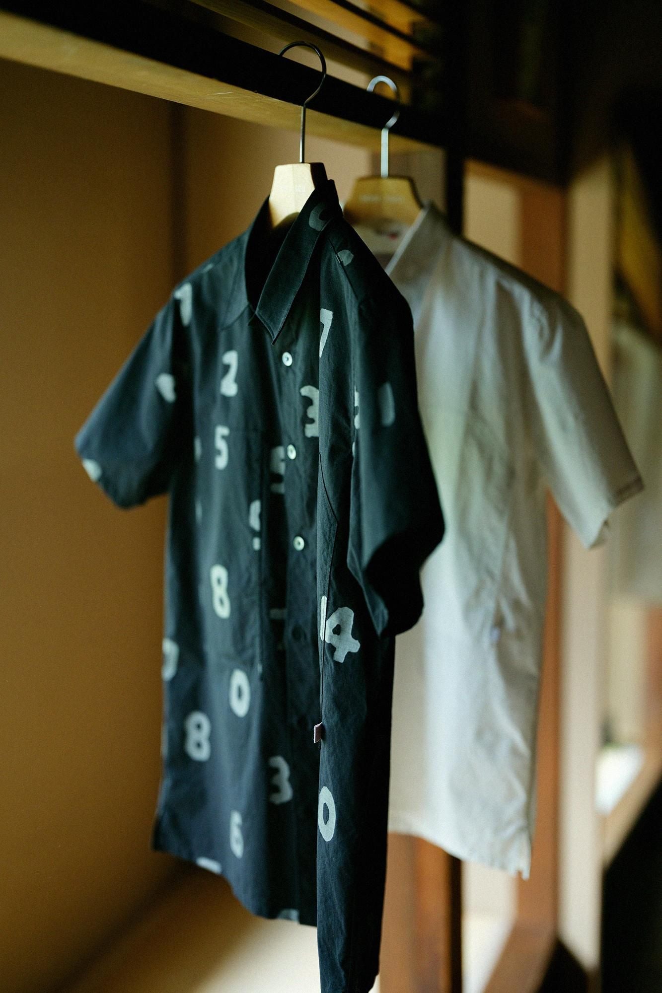 【net限定30%OFF】リップストップ W.P.半袖シャツ／SO-SU-U 濡羽色（ぬればいろ）