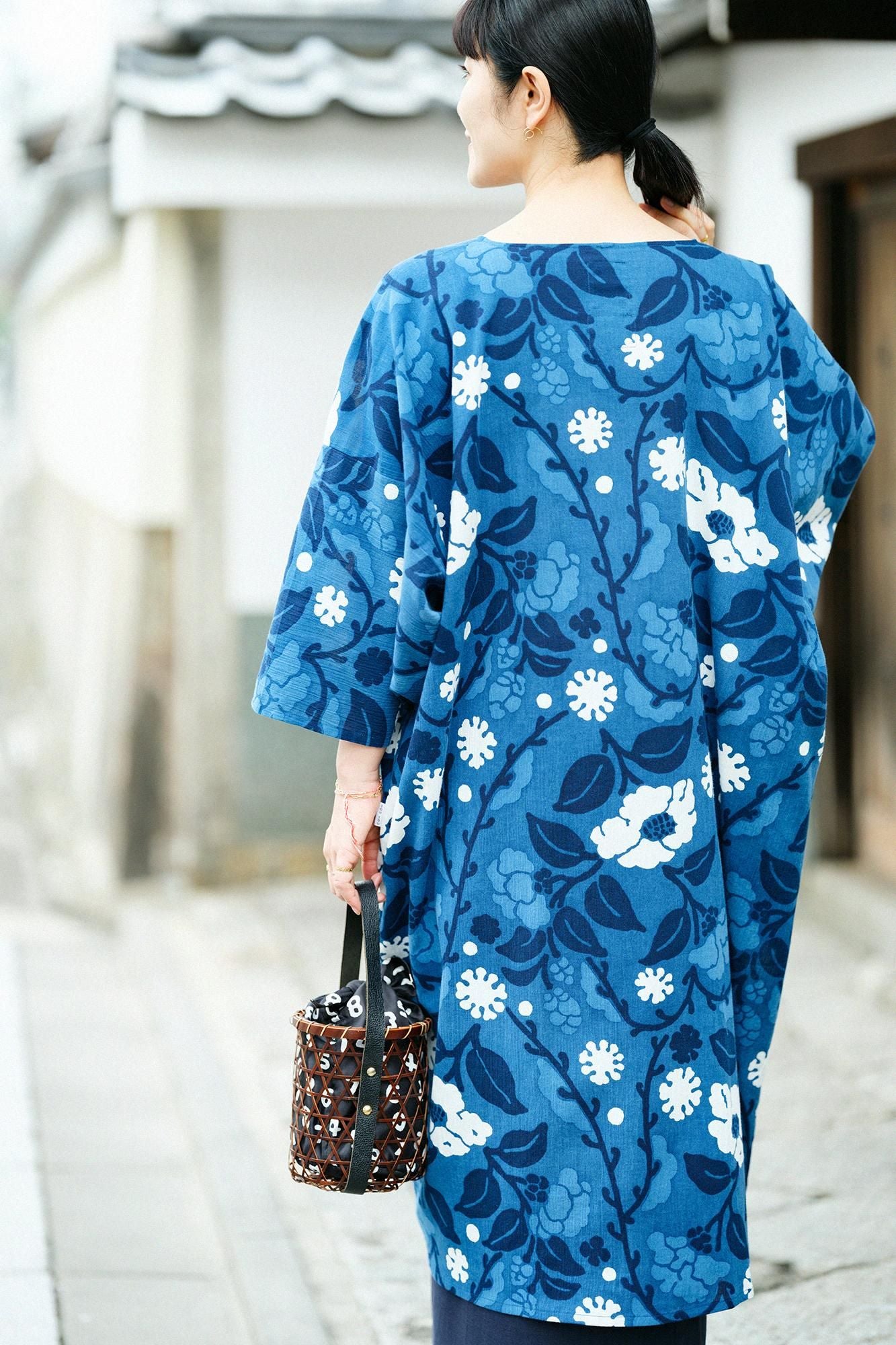 ソウソウ　SOUSOU　高島縮　藍捺染　薙刀長方形衣　たがいちがい　ワンピース ソウソウ SOUSOU 高島縮 藍捺染 薙刀長方形衣 たがいちがい