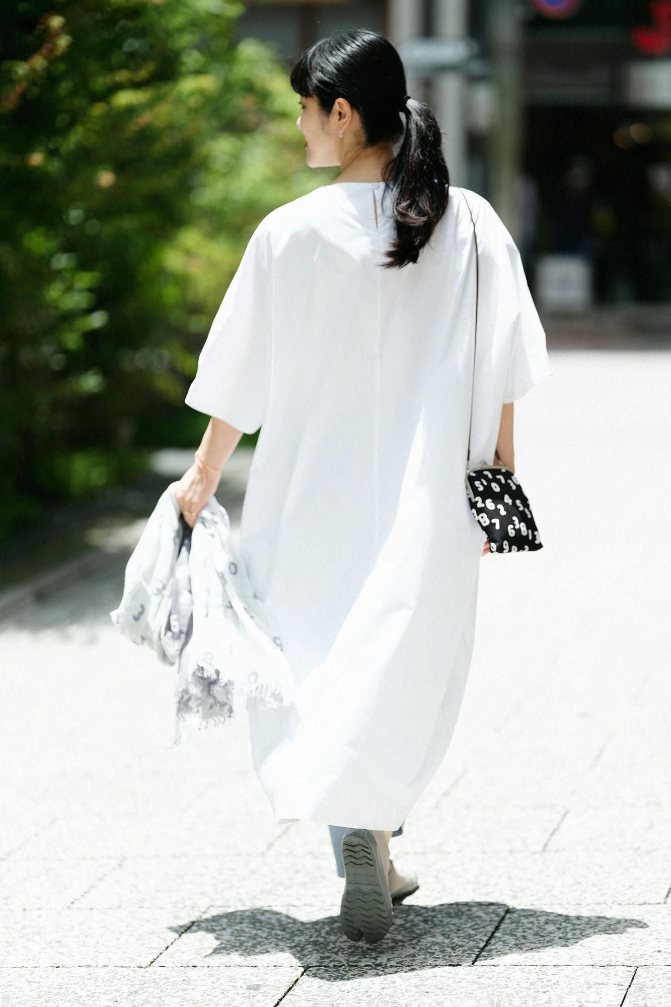 蝙蝠袖宽大连衣裙 长/Tsukumo