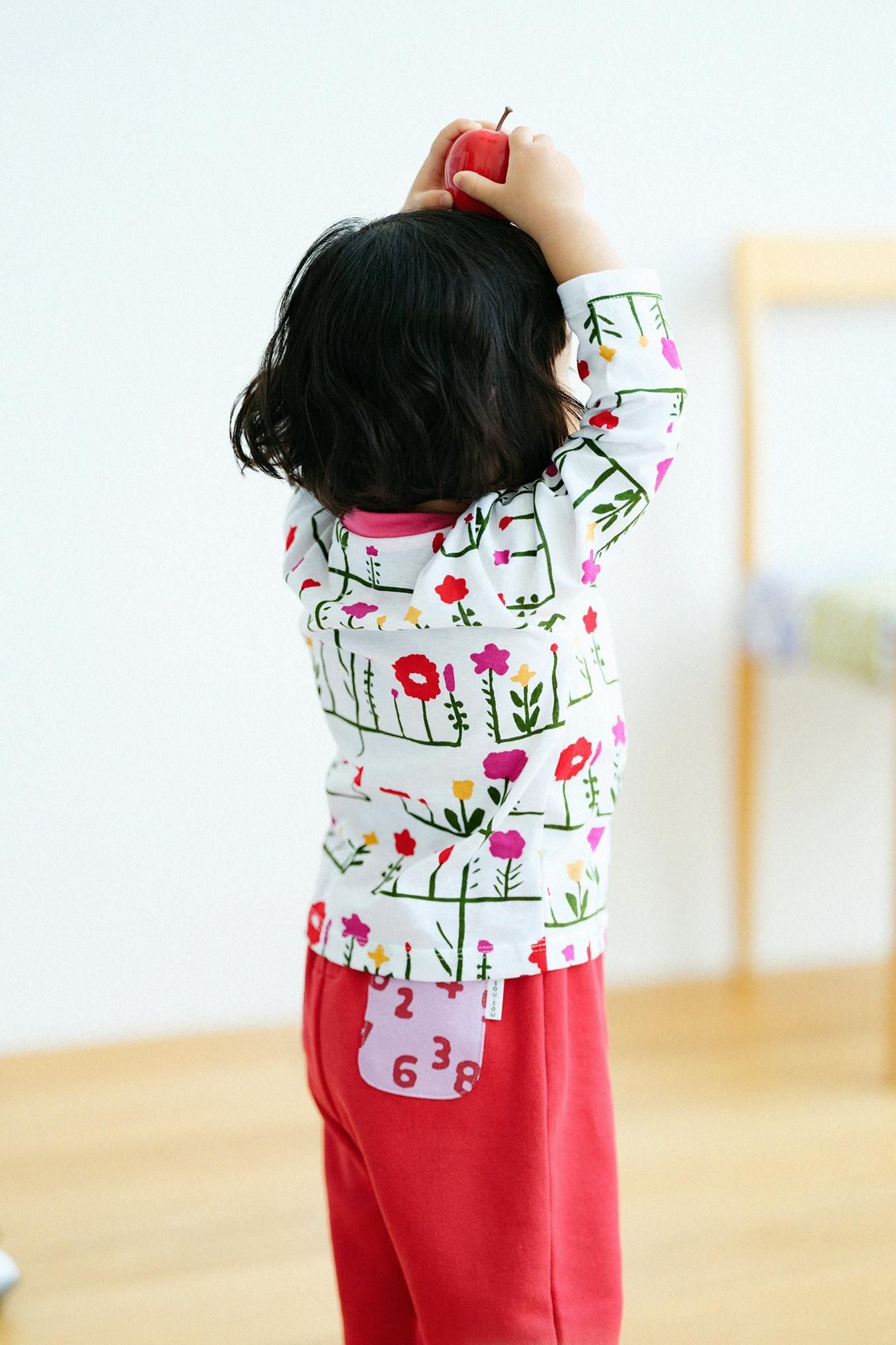 ● Square Neck Long Sleeve T-shirt / Flower Grove