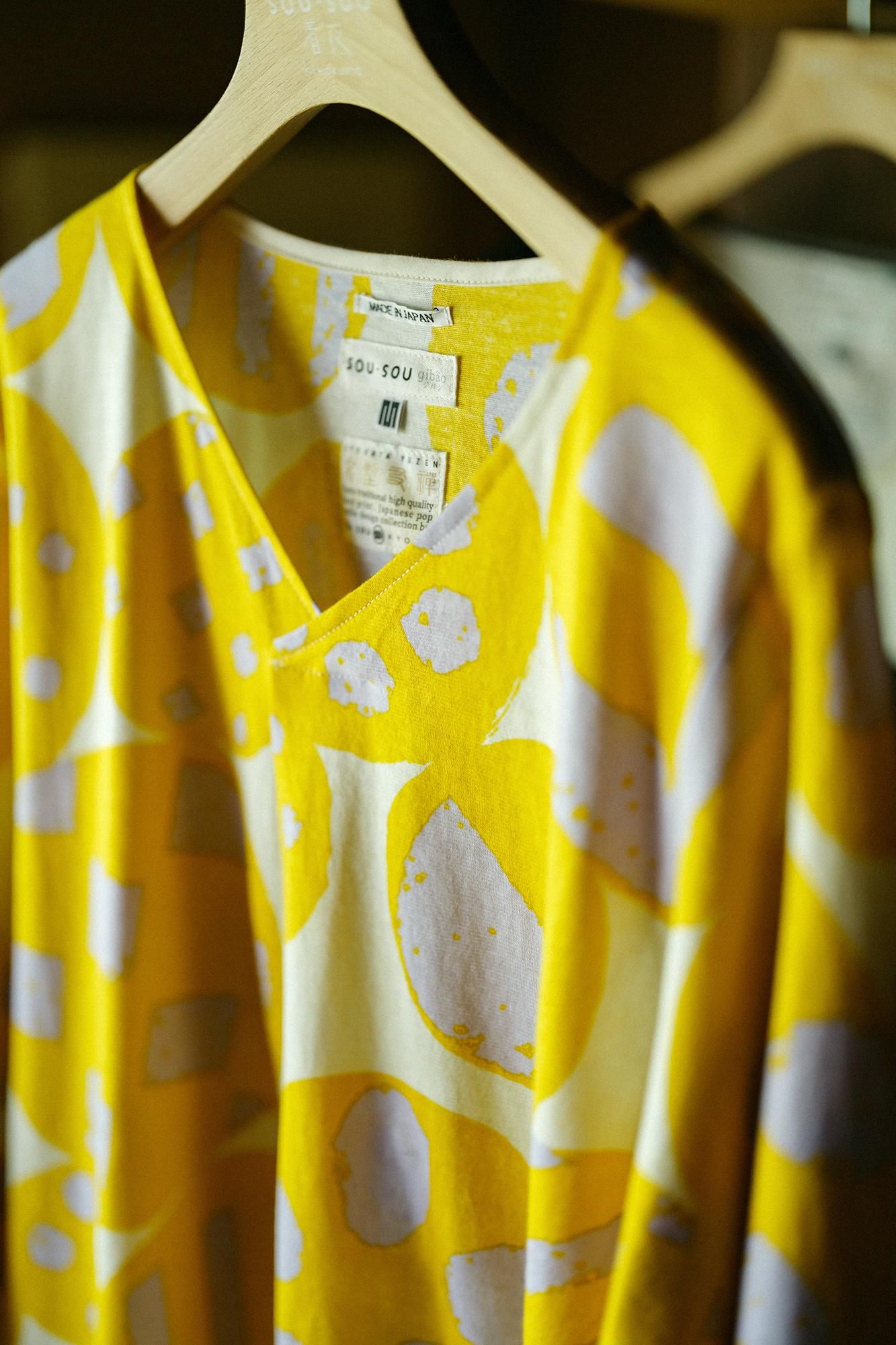 圓弧袖褶領上衣/明麗 喜喜