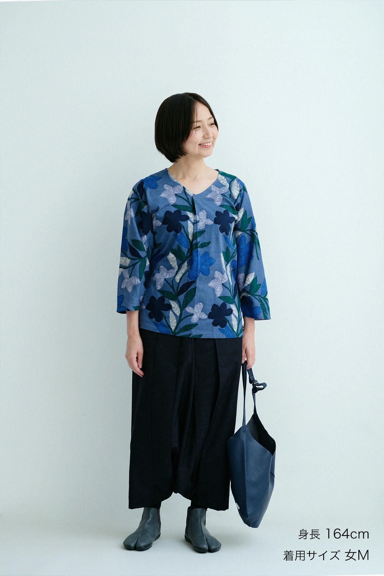 薙刀袖折 (Naginata Sleeve Fold) Jiban/木版印刷 (Mokuhan)