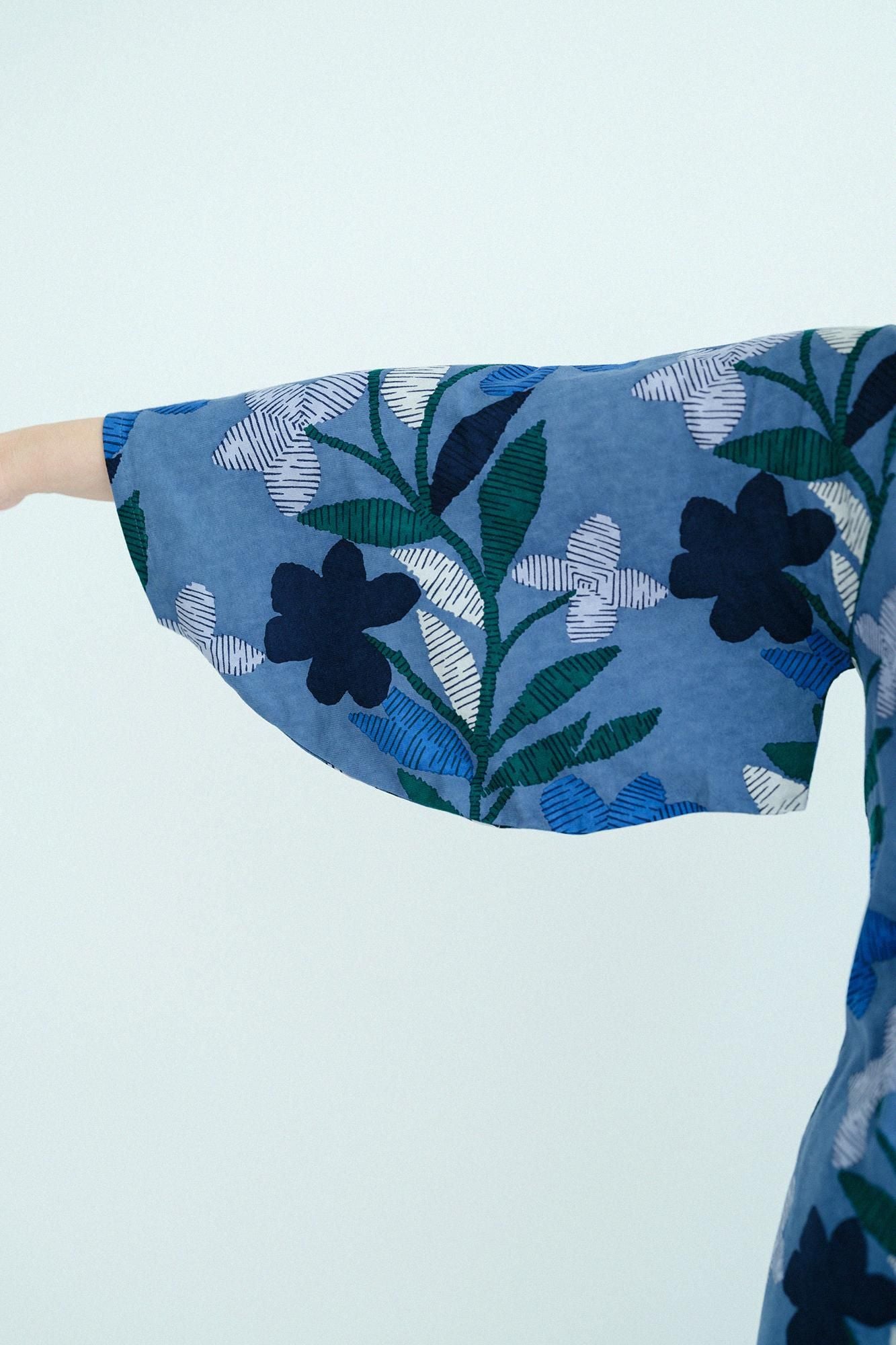 薙刀袖折 (Naginata Sleeve Fold) Jiban/木版印刷 (Mokuhan)