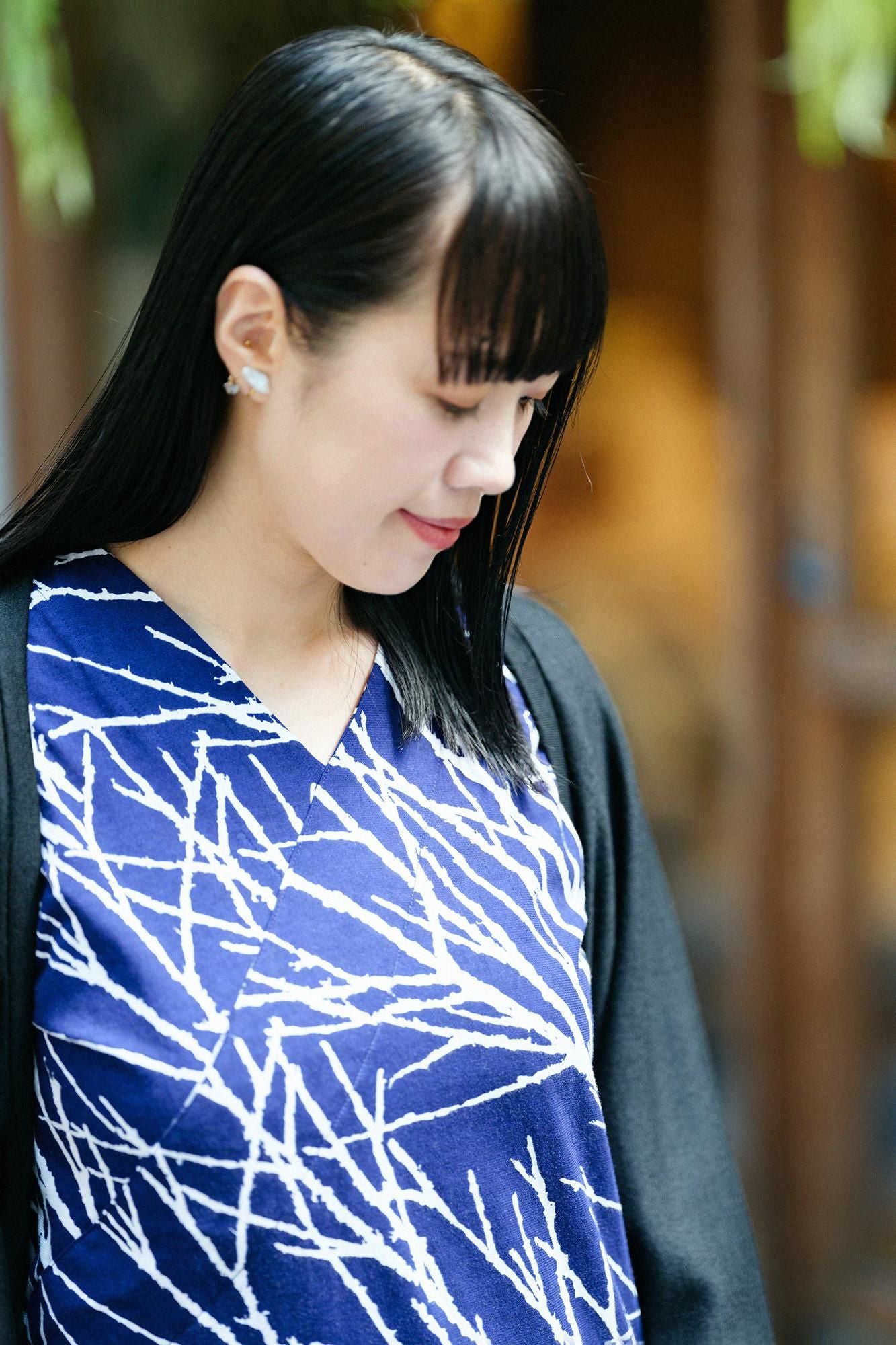 長袖V領上衣/寒風