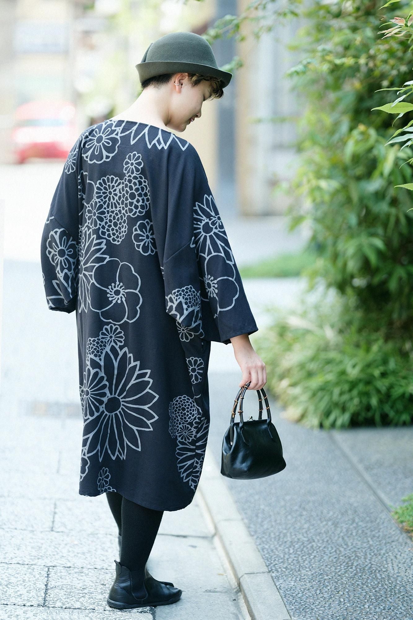 【官網限定】棉人造絲圓弧袖長方形洋裝斜紋織金襴緞子暗藍色