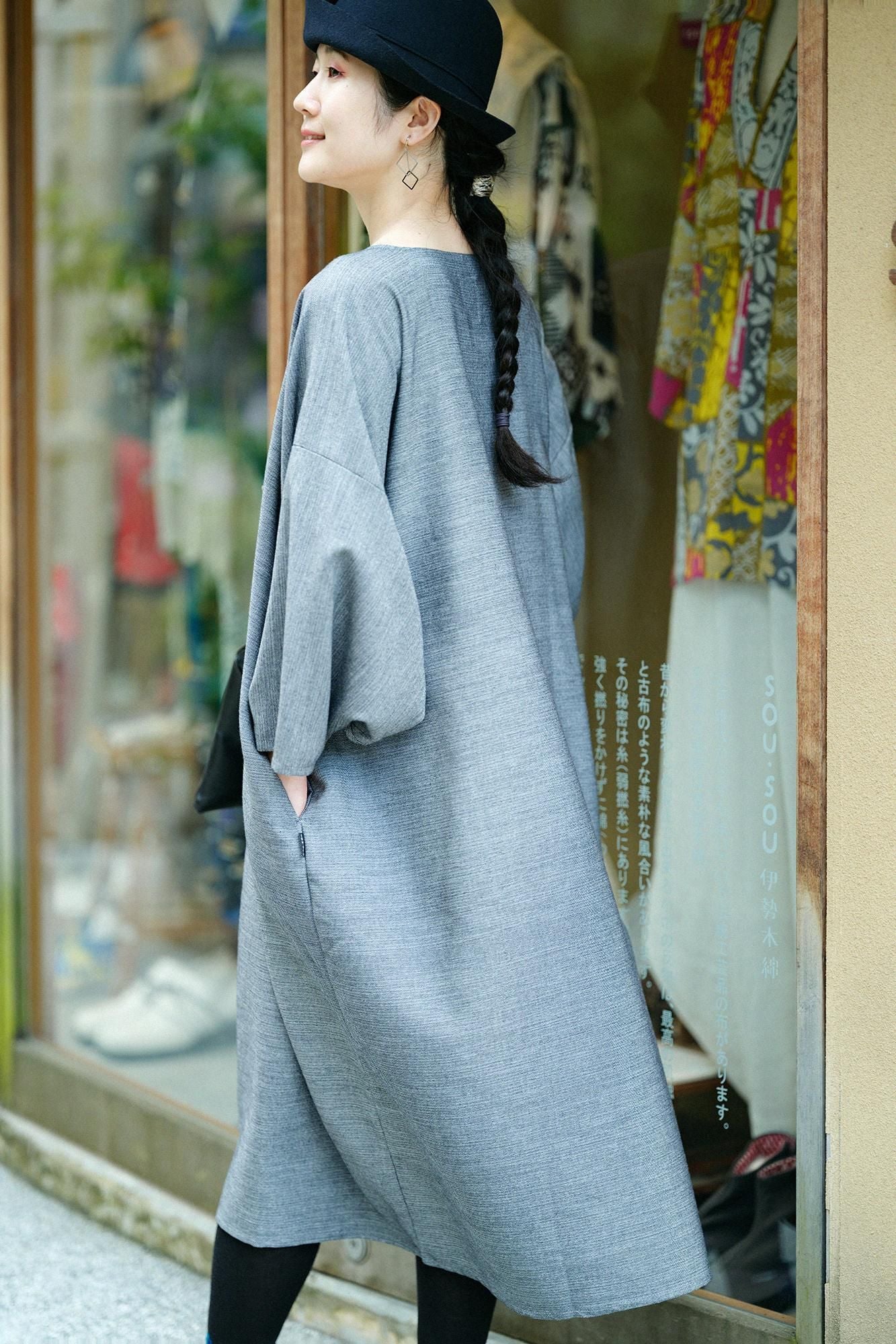 綿レーヨン 綾織（あやおり）  薙刀長方形衣（なぎなたちょうほうけい）／羅墨（らぼく）