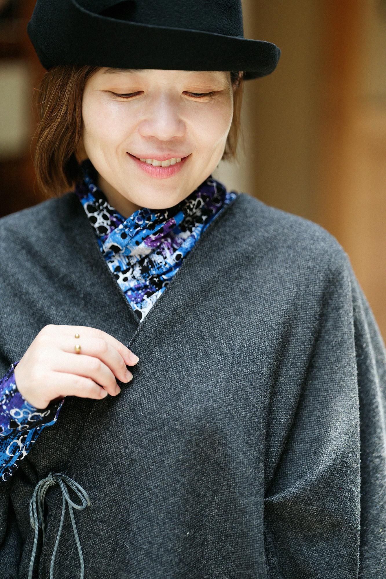 梳毛（そもう） きさらぎ／濃墨（こずみ）