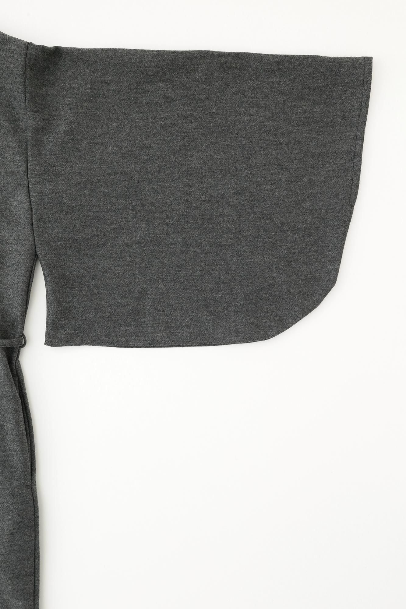 【net限定】梳毛（そもう） 綾織（あやおり） 薙刀かり衣（なぎなたかりごろも） 裏勝り（うらまさり）／濃灰（こいはい）×SO-SU-U