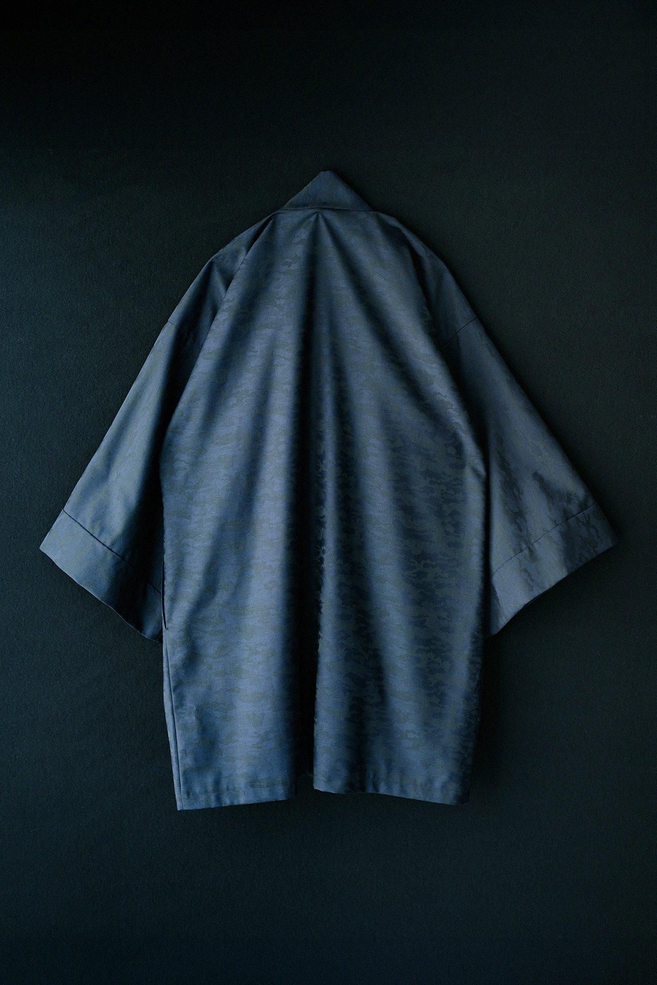 梳毛（そもう） 袢纏（はんてん） 間（けん） 袷（あわせ）／深紺靄（しんこんもや）