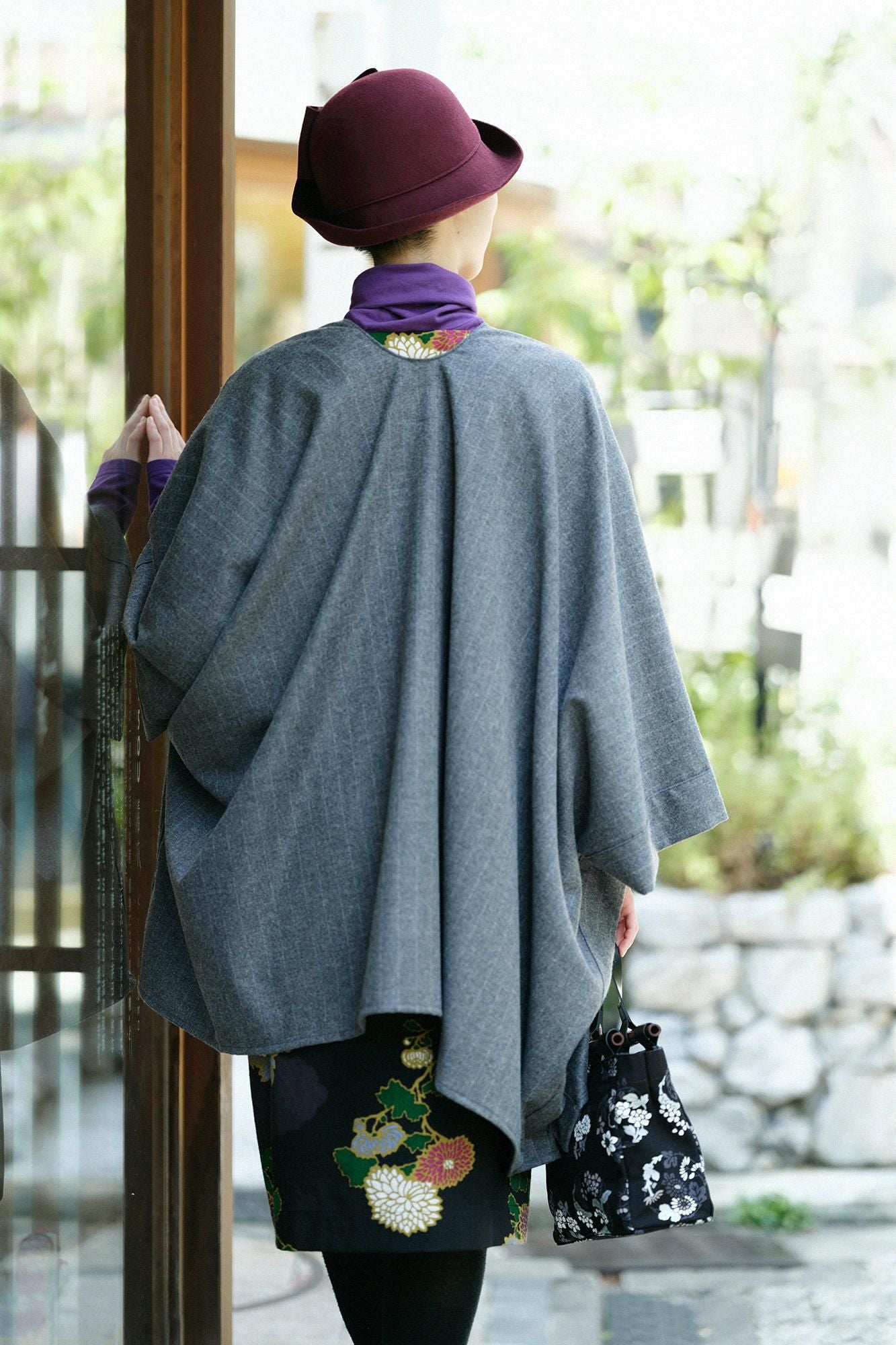 梳毛條紋 如月披風斗篷／深灰色