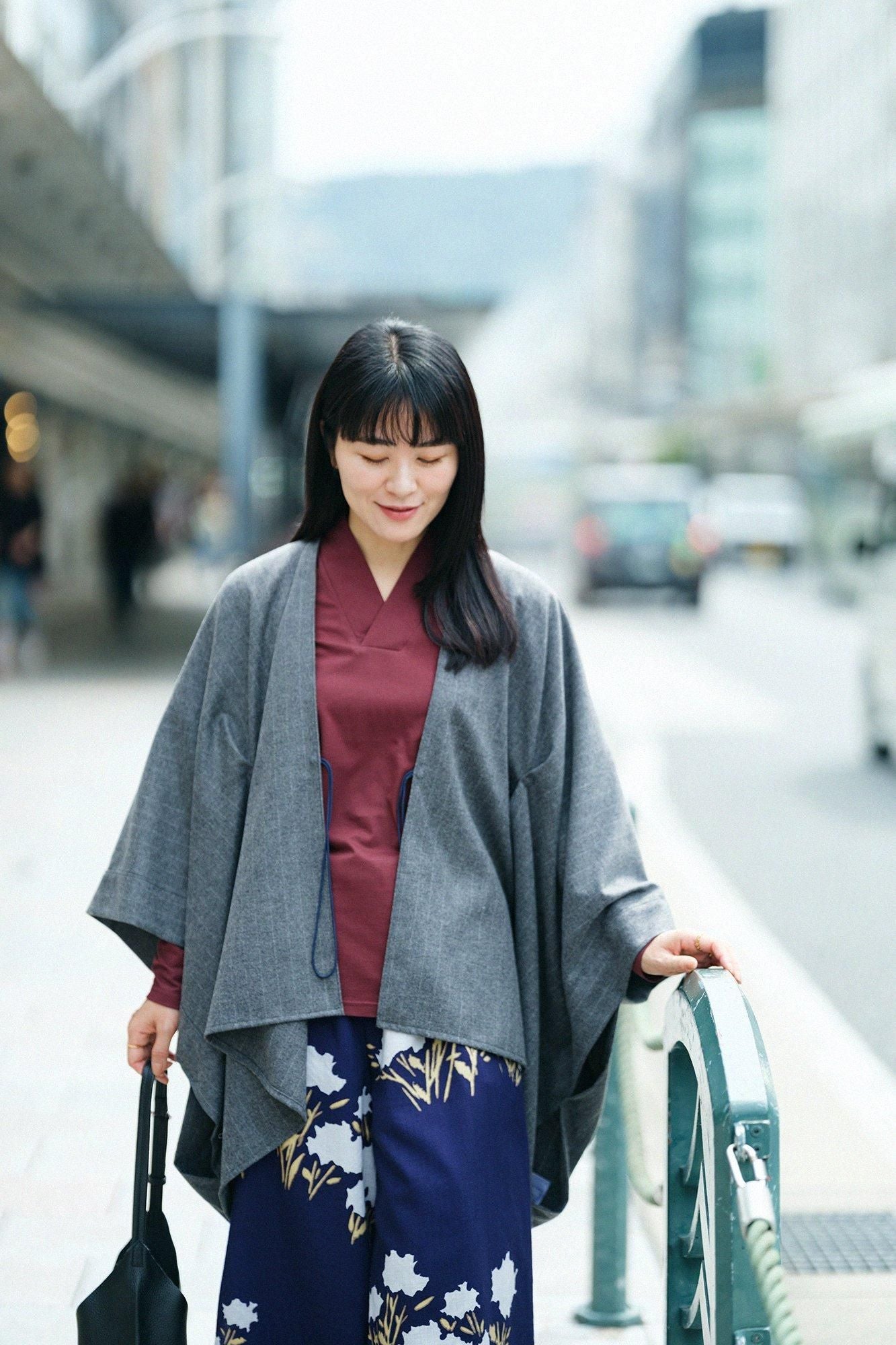 梳毛條紋 如月披風斗篷／深灰色