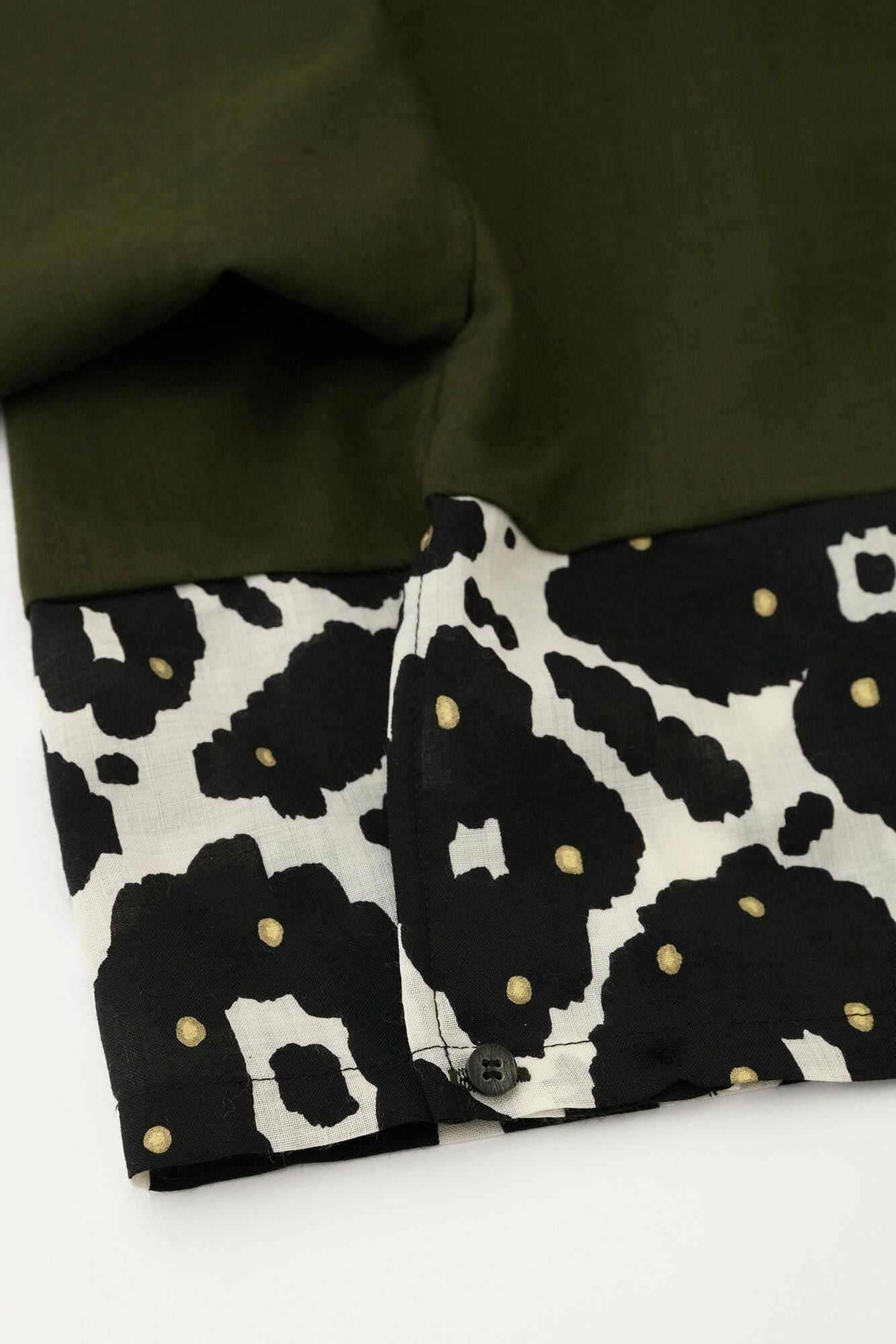 毛斯綸開襟帶和服袖襯衫/綠色×花裝飾