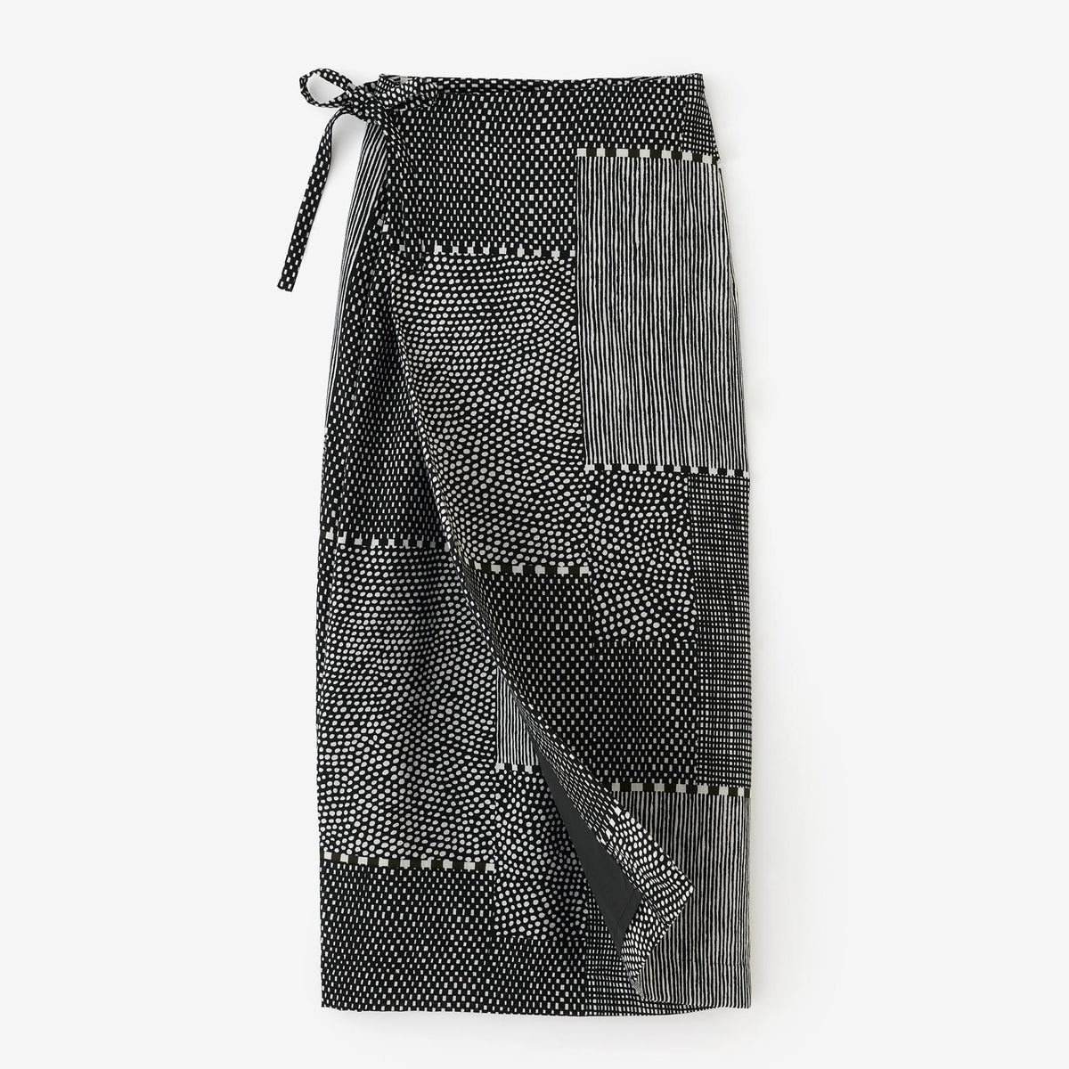 モスリン こしき／間がさね 墨黒に苔（すみくろにこけ）