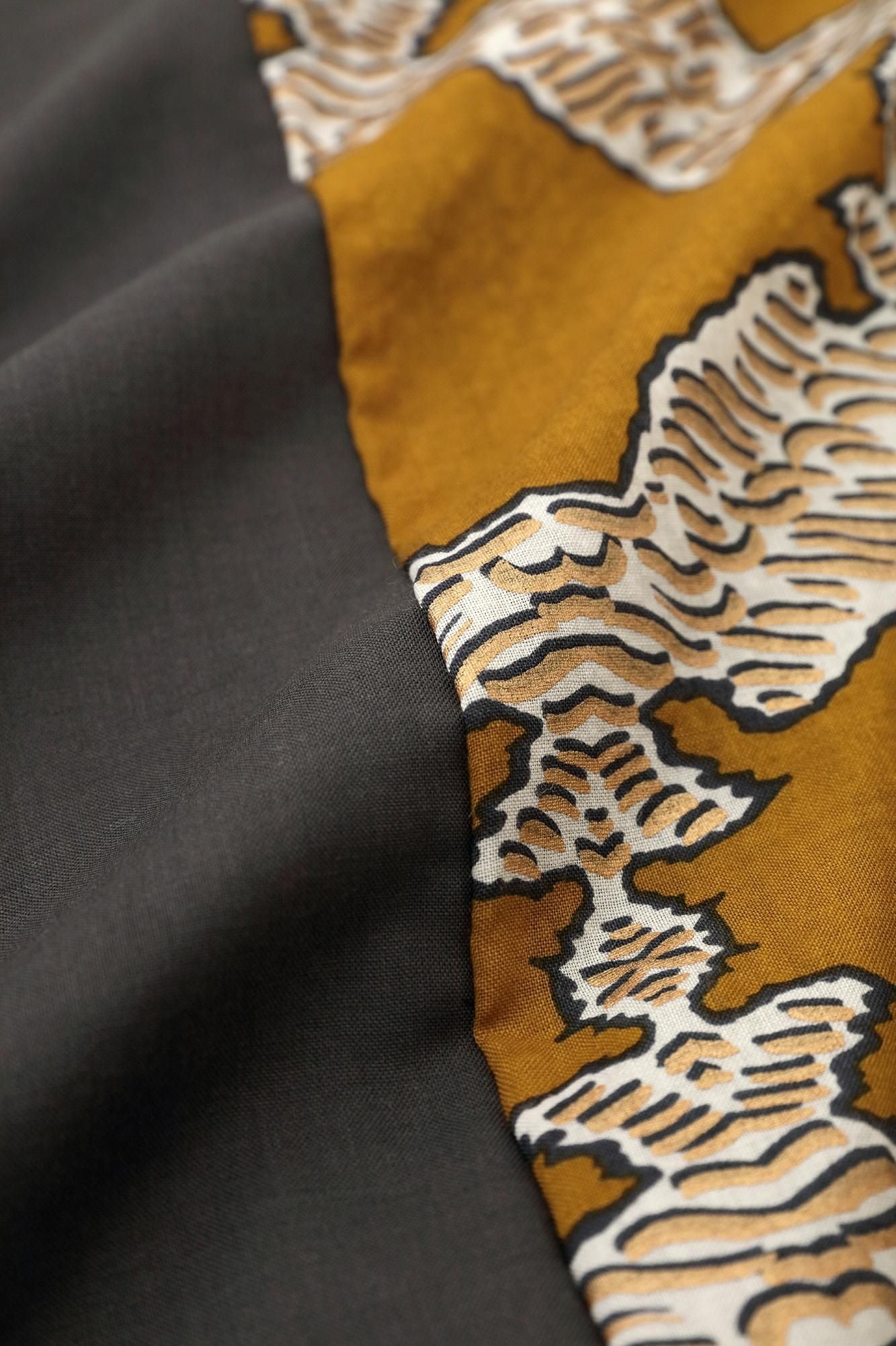 平纹细布kakusode fuubi（kakusode de fuubi）单方面的身体 /深灰X Musha Shippo）