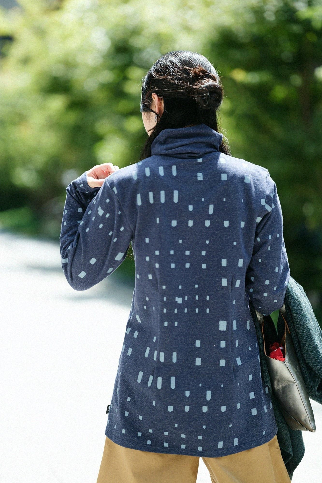 交叉針織平針織，高領上衣 長版 修身/窗深藍色