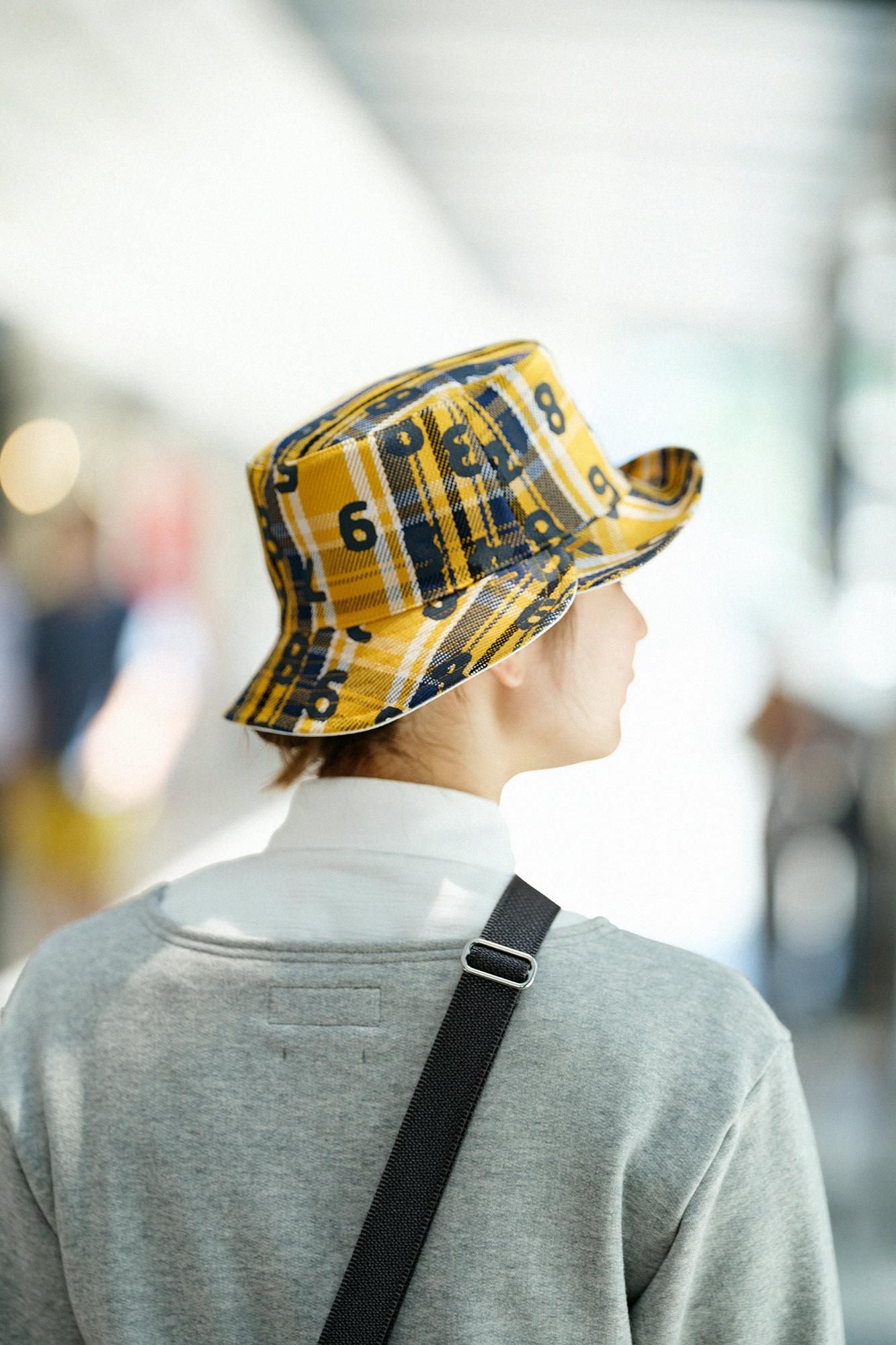 重斜纹检查可逆自行车帽/so-su-u kon（kon）顶部和底部（ka）金色