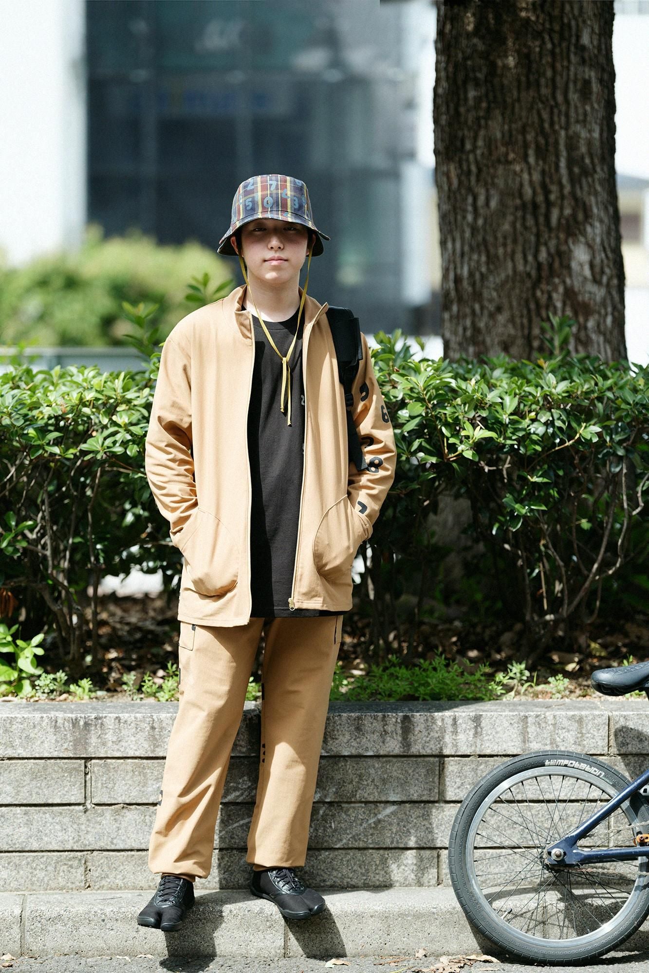 长袖口袋T恤 [5.6]/黑色 x SO-SU-U Kon