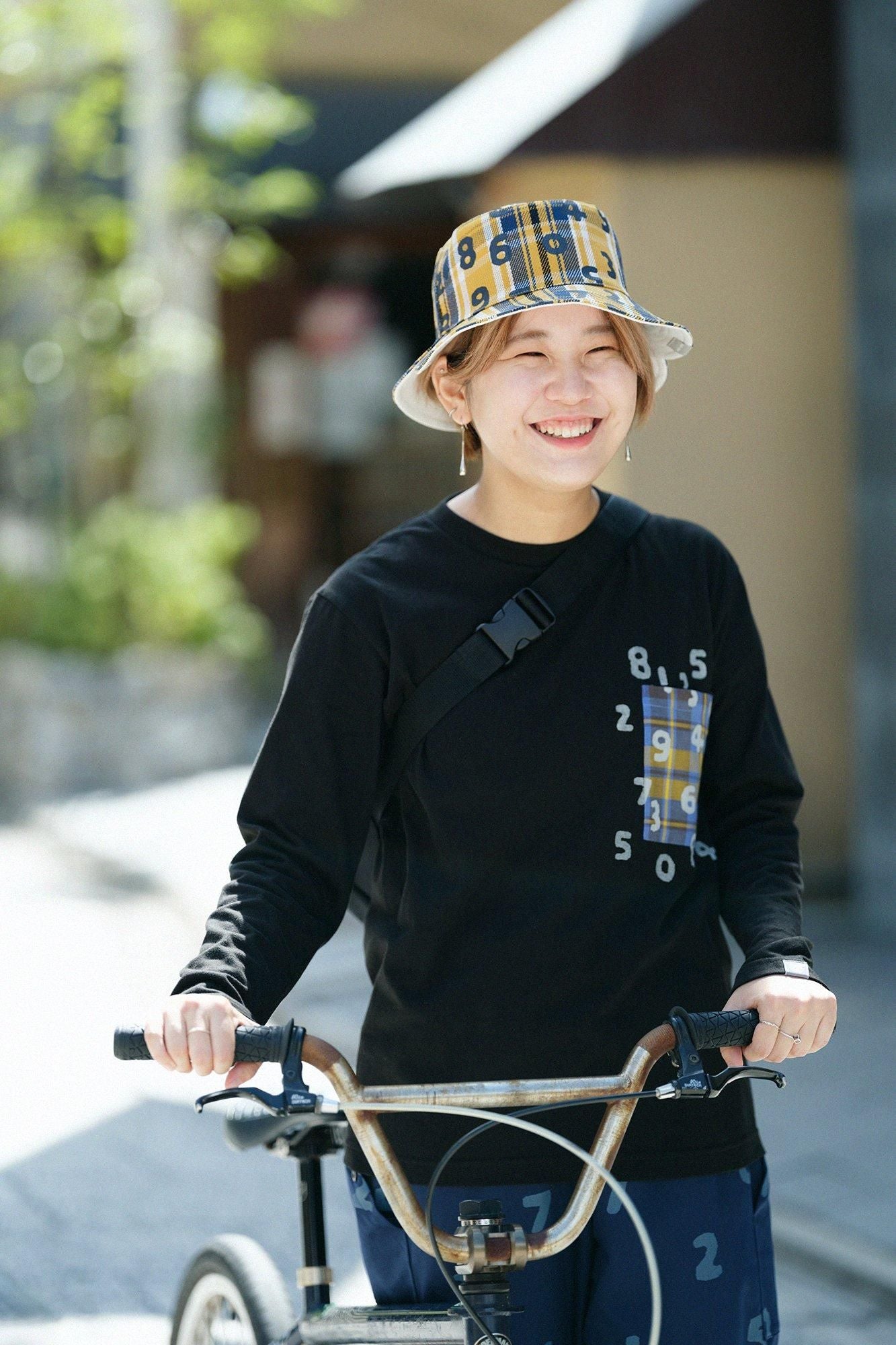 长袖口袋T恤 [5.6]/黑色 x SO-SU-U Kon