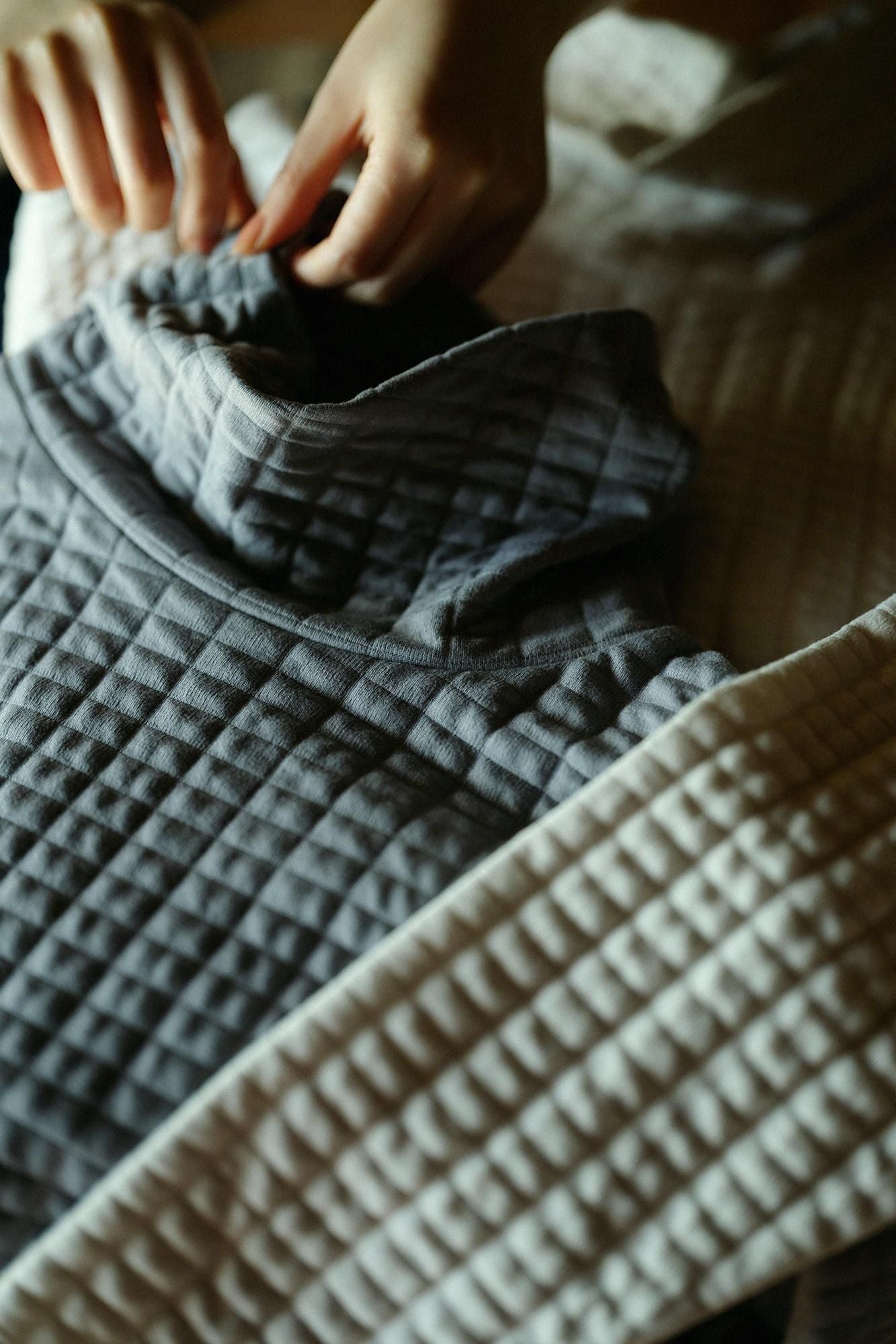 絎縫針織造型高領上衣L/S長版上衣/灰色