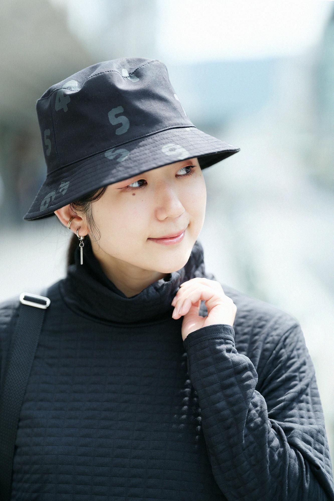 퀼트 니트 트위스트터틀 l/s 튜닉/검은색