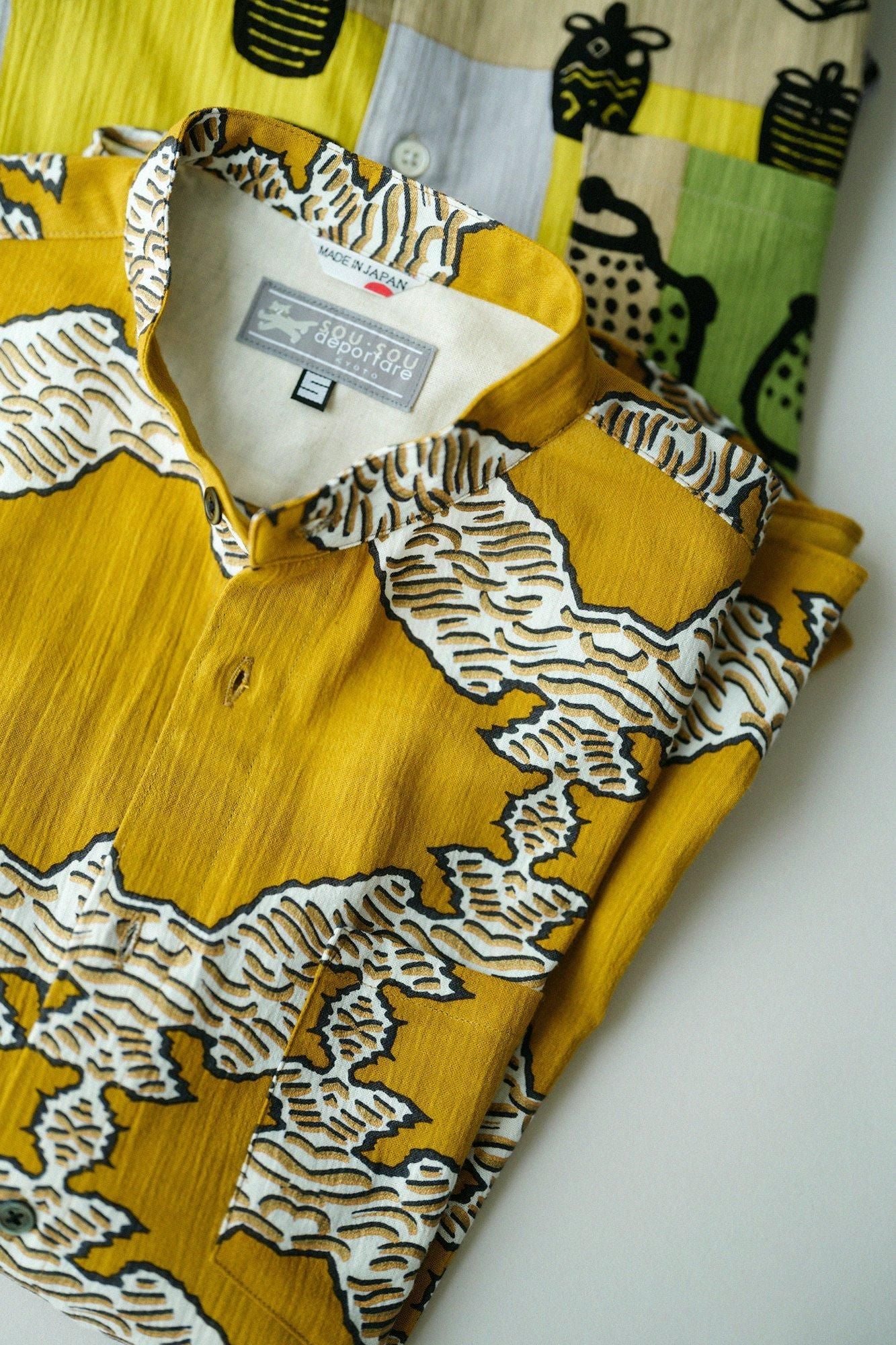 高島縮 20/20 スタンドカラーシャツ／武者七宝（むしゃしっぽう）