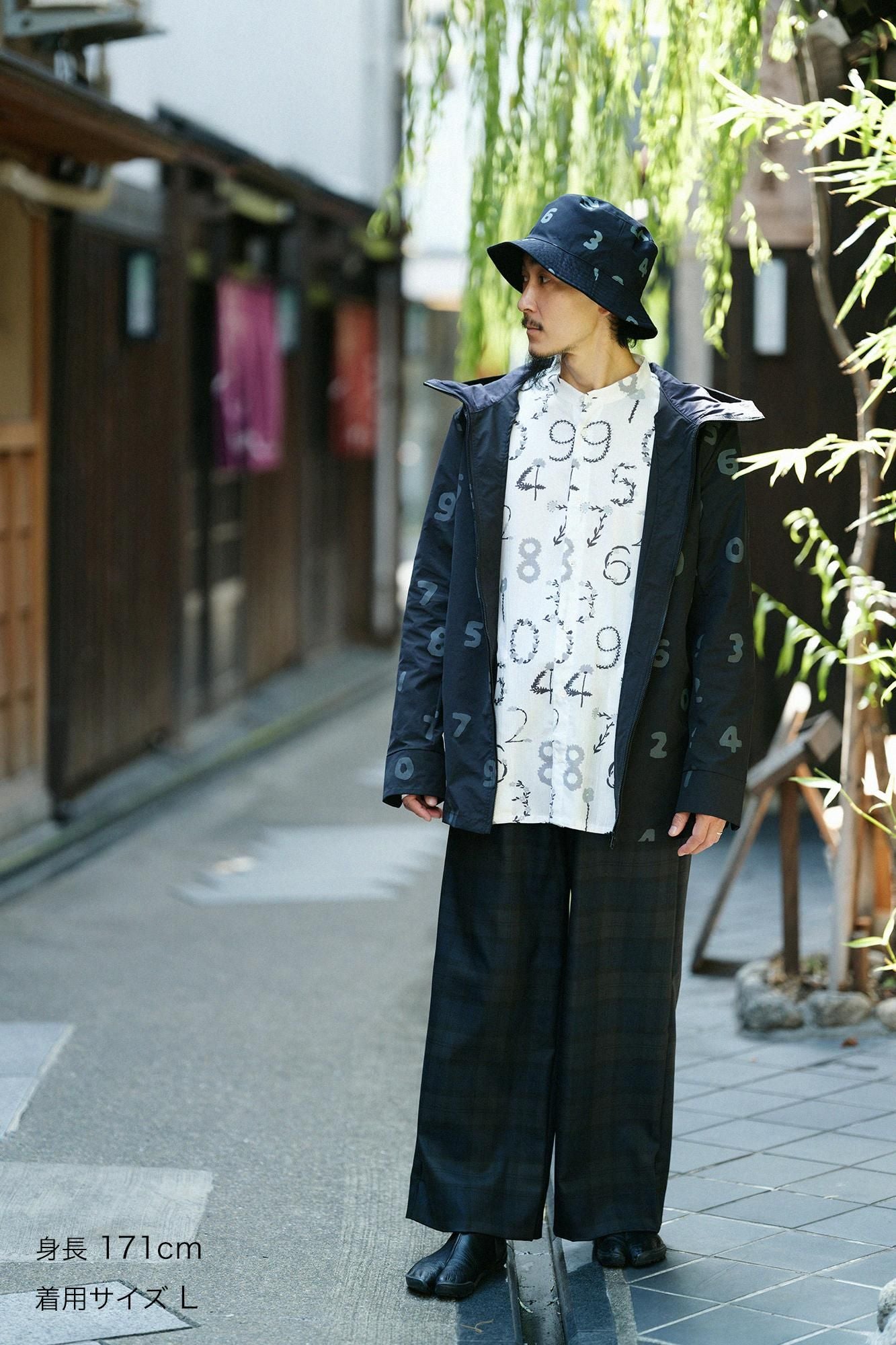 防潑水強撚蜜桃絨連帽外套/ SO-SU-U十數藍黑色