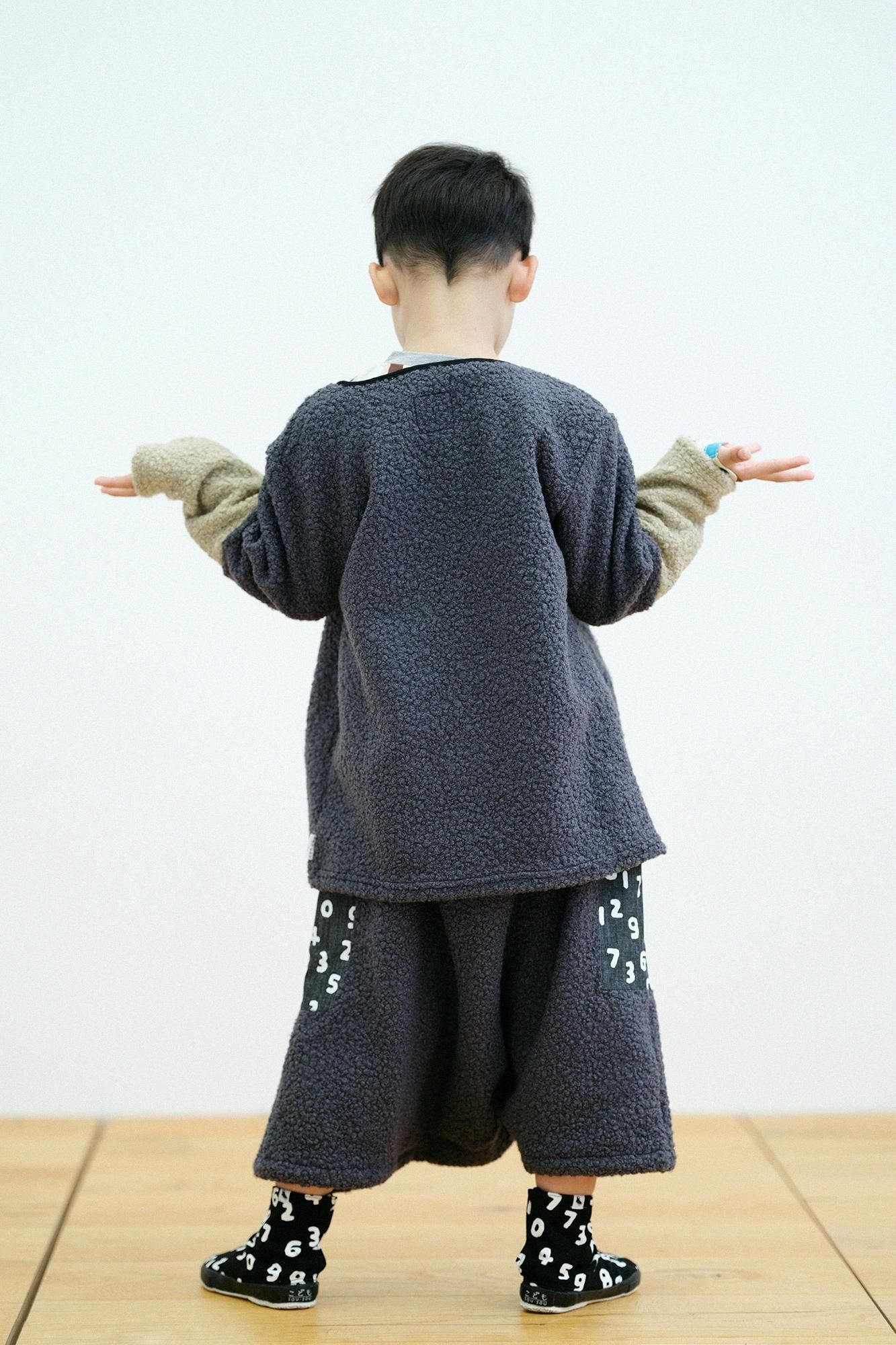 ●仿毛雙色袖外套／深灰色×灰綠色