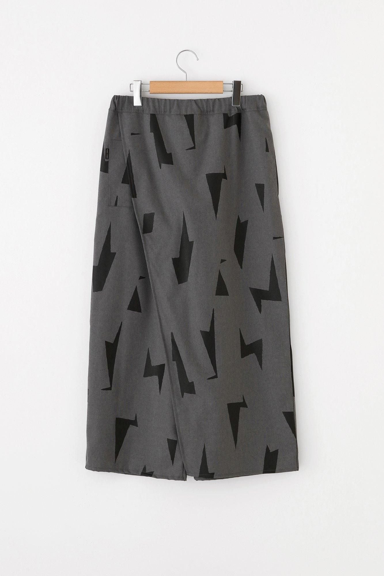 SOUSOU 梳毛綾織　筒下 梳毛（そもう） 筒下（つつした）／見えかくれ 濃灰（こいはい）