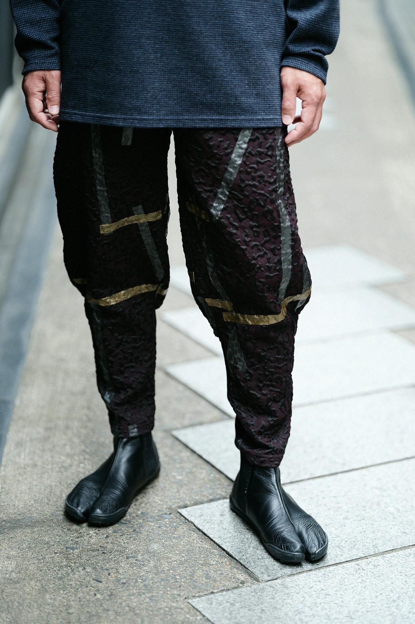Jacquard Matelasse Harem Pants / Tobi Reddish Black