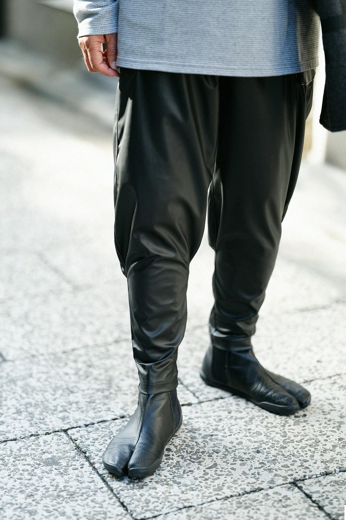 フェイクレザー 裁付（たっつけ）えんゆう穿き2.0／濡羽色（ぬればいろ）