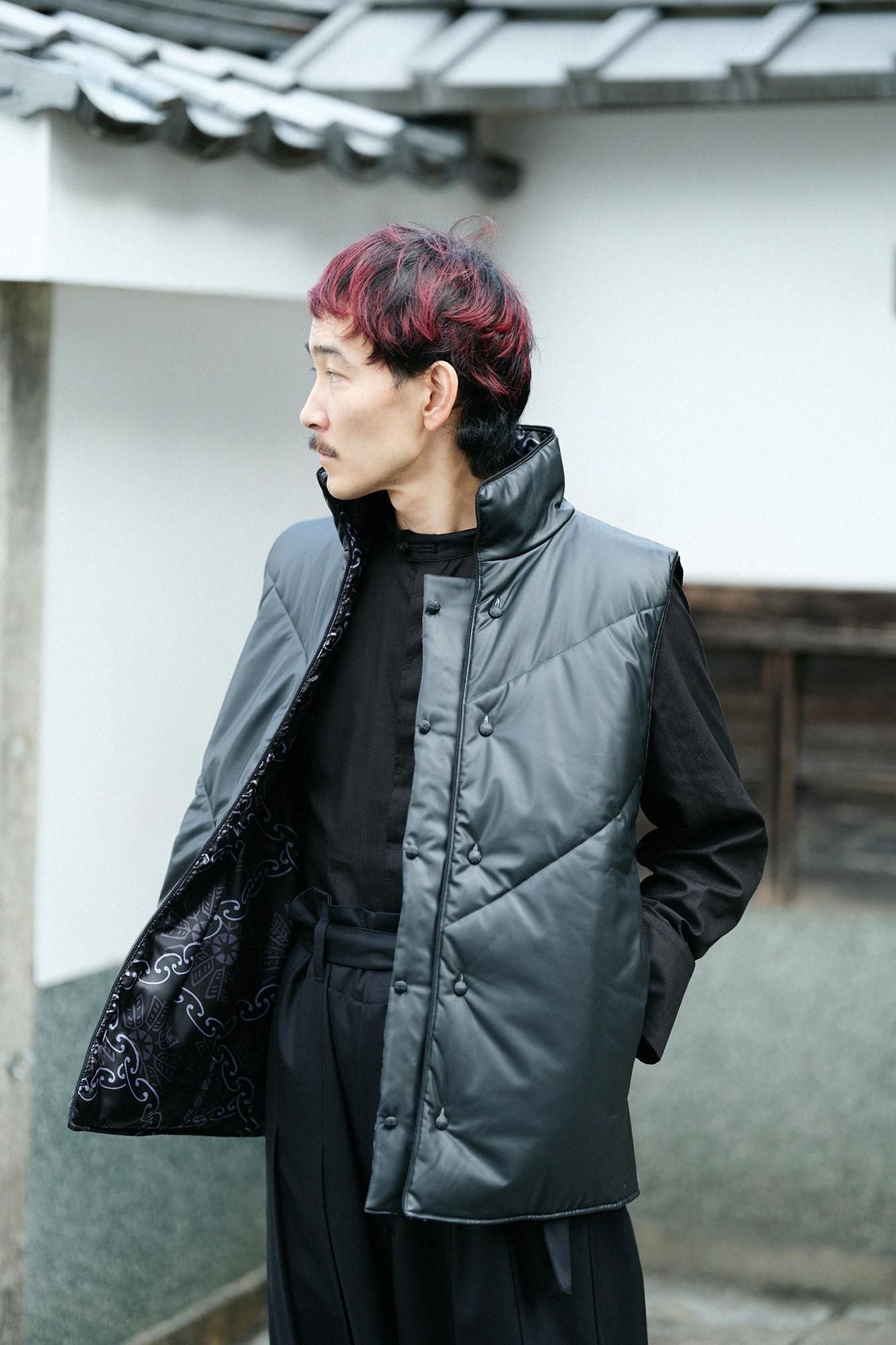 人造皮革陣羽織(Nagajinbaori)夾棉 附裡襯/黑色圓環風車紋 再現