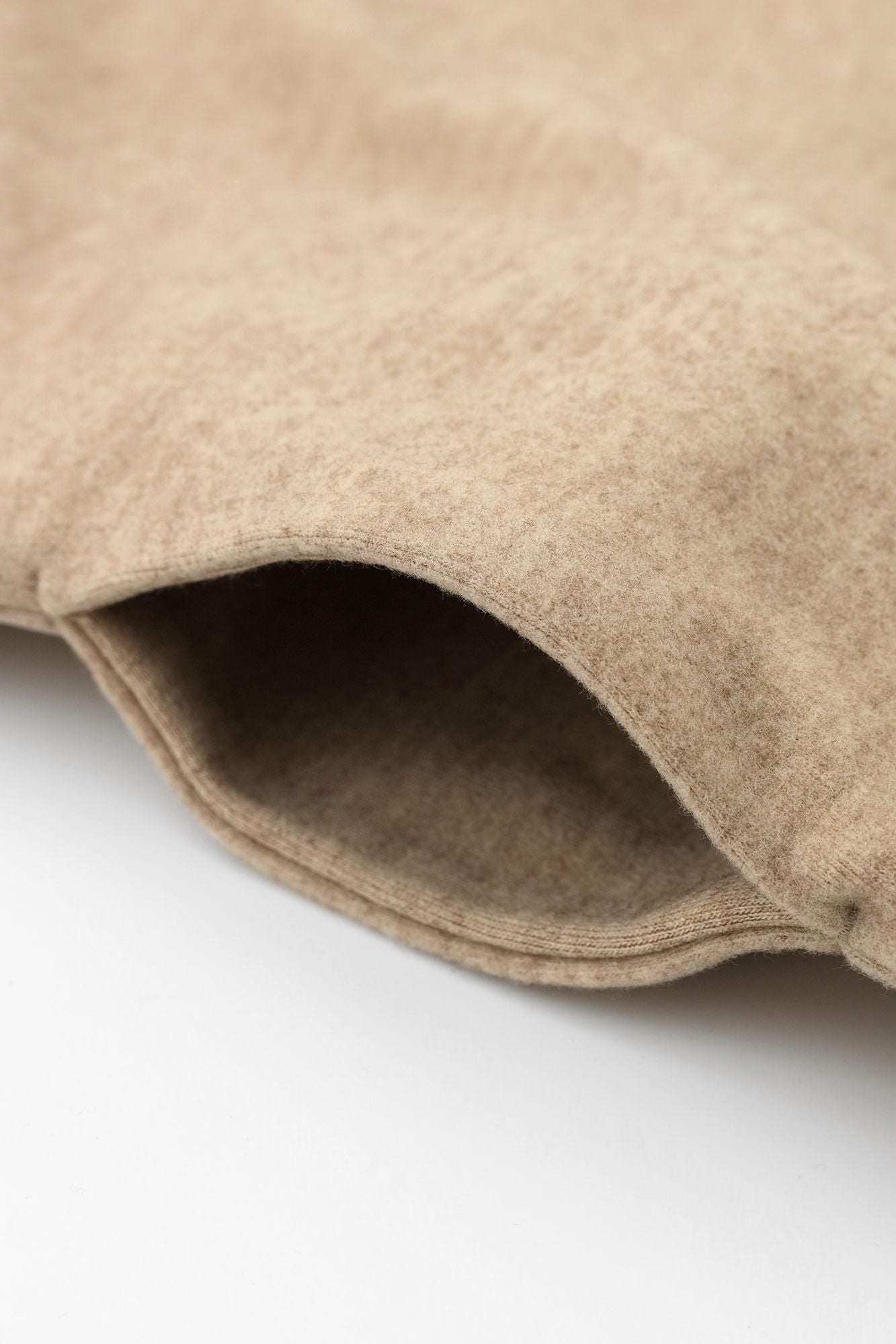 壓縮雙面編高領圓弧袖長方形洋裝/里山（Satoyama） 波動和留白丁子色