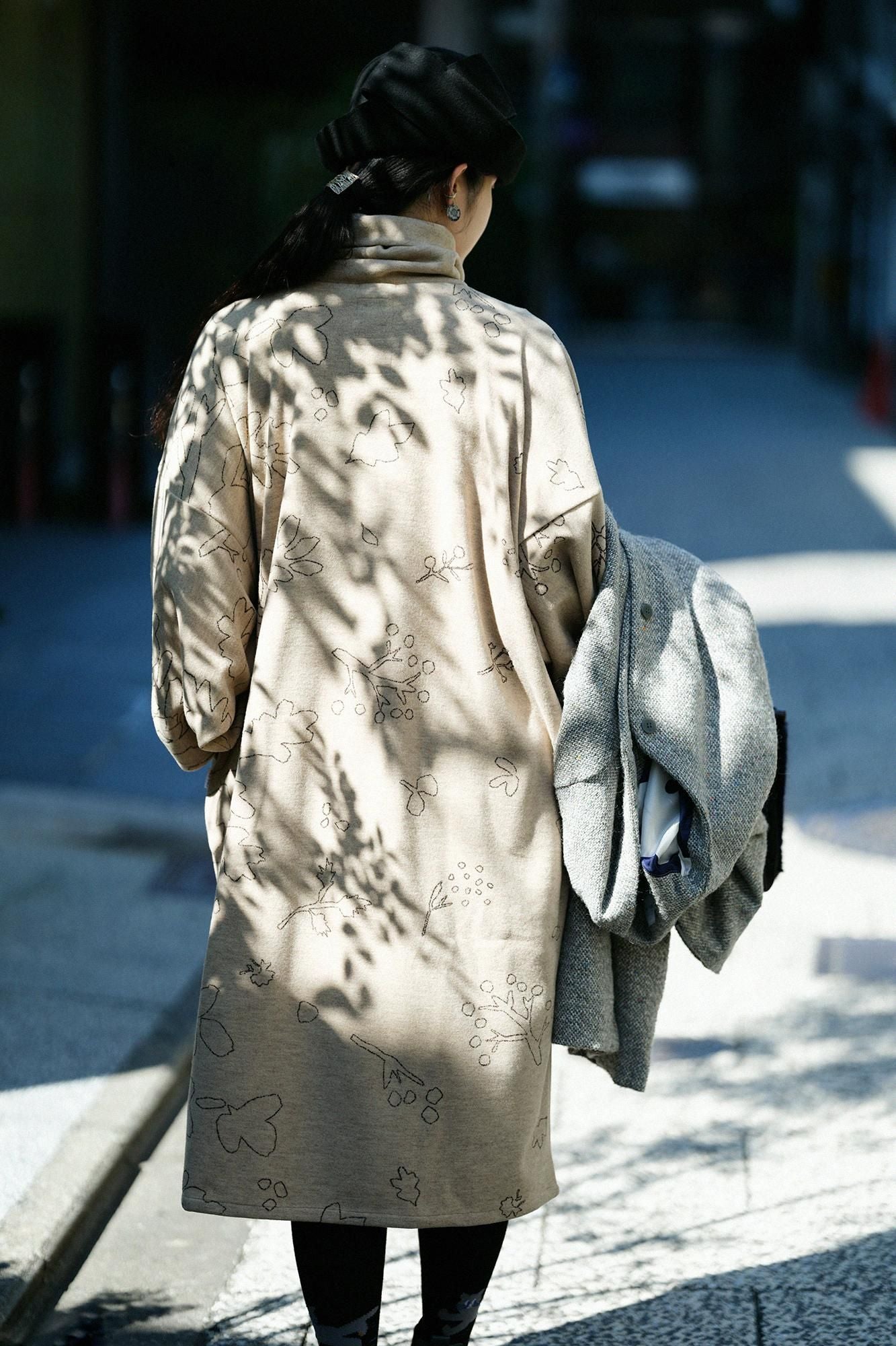 圧縮 両面編（りょうめんあみ） 衿巻薙刀長方形衣（えりまきなぎなたちょうほうけい）／里山（さとやま） ゆらぎ 丁子色（ちょうじいろ）