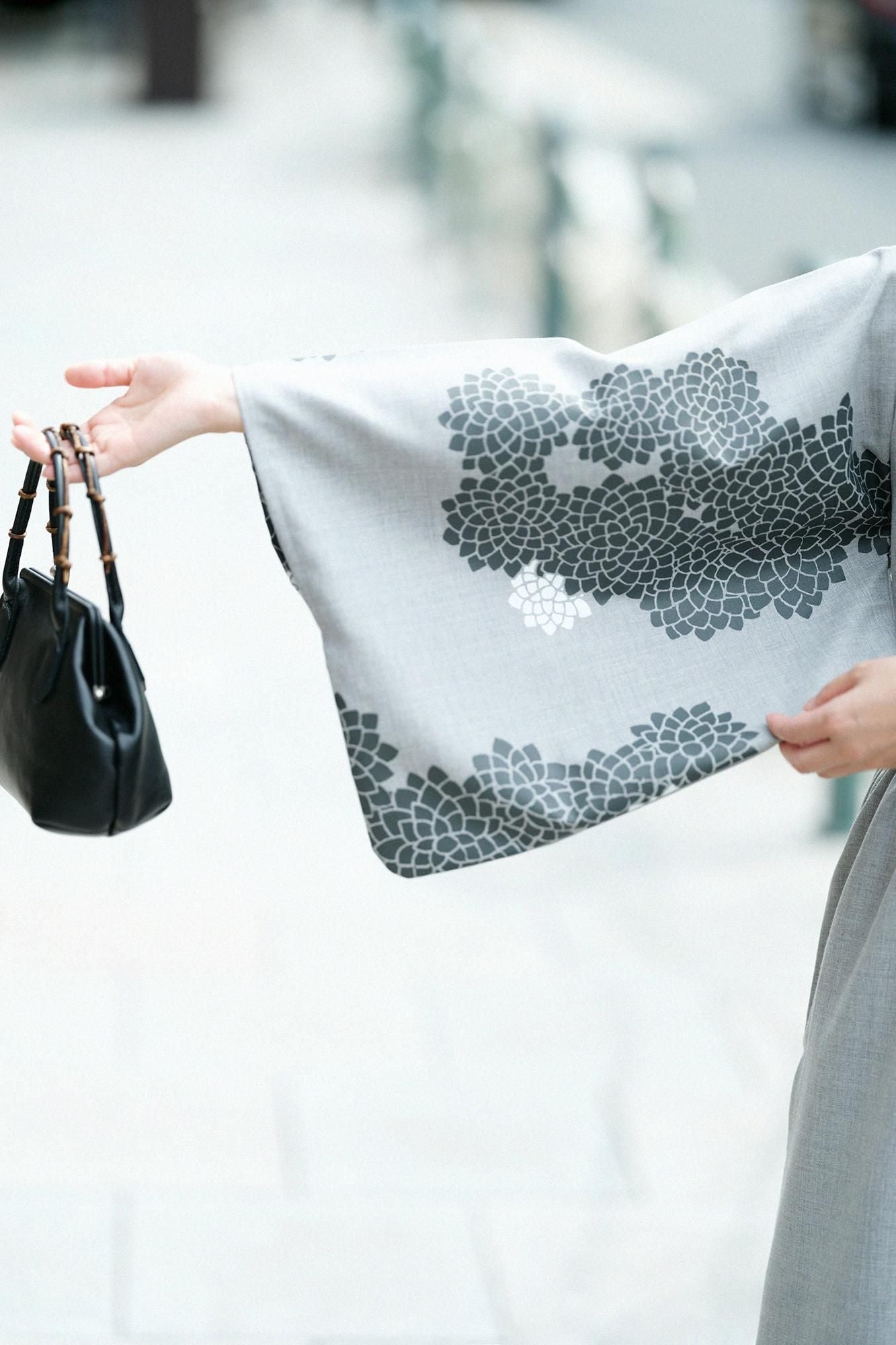 梳毛 半衿和服形洋裝/雲間菊和留白 淡灰色