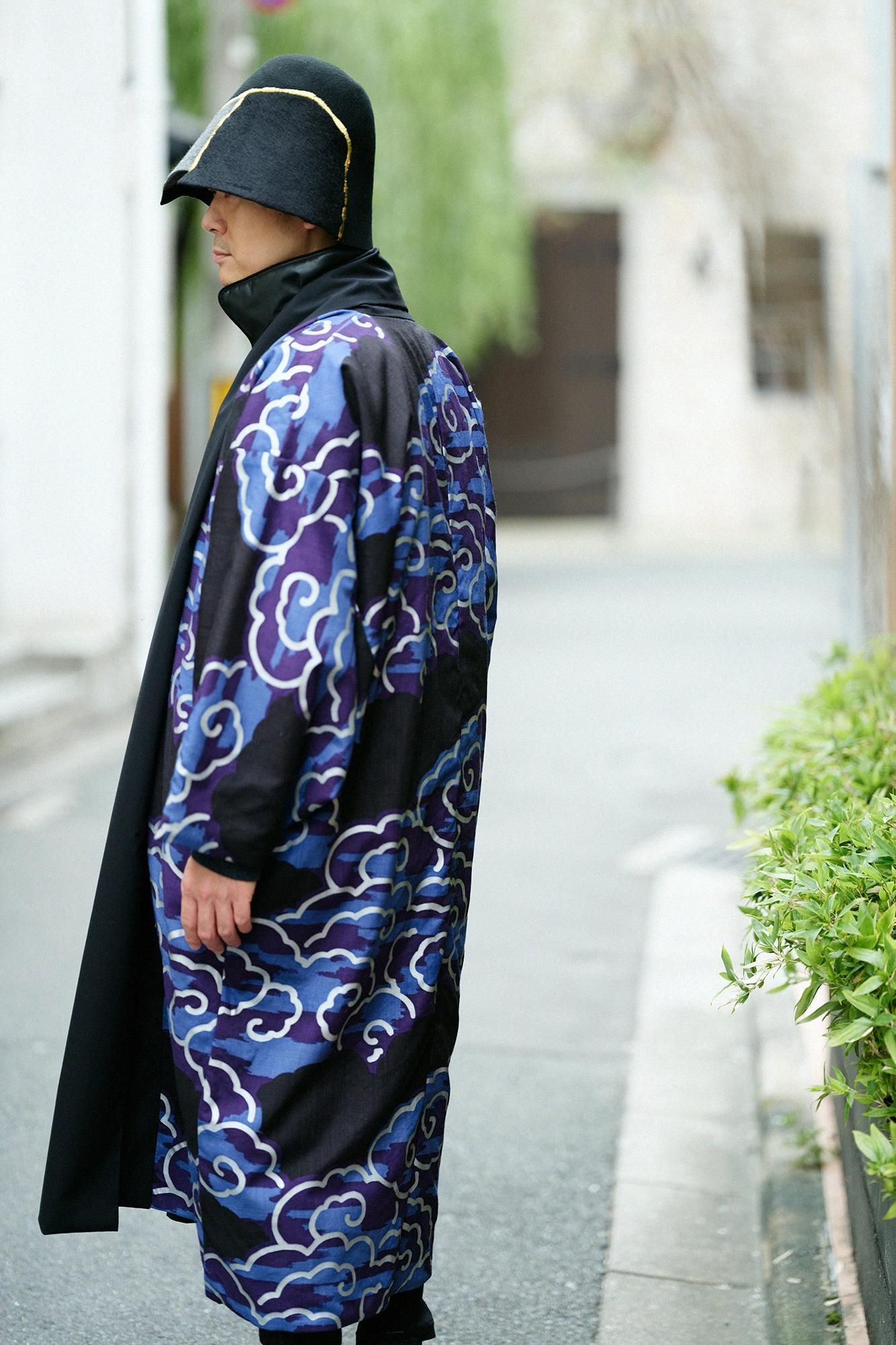 Combed Yarn×Muslin Wool Triangular Sleeve Coat Reversible / Black×Dragon-like Cloud